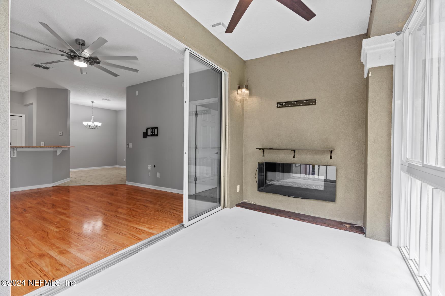 8601 BEACH Boulevard, 1012