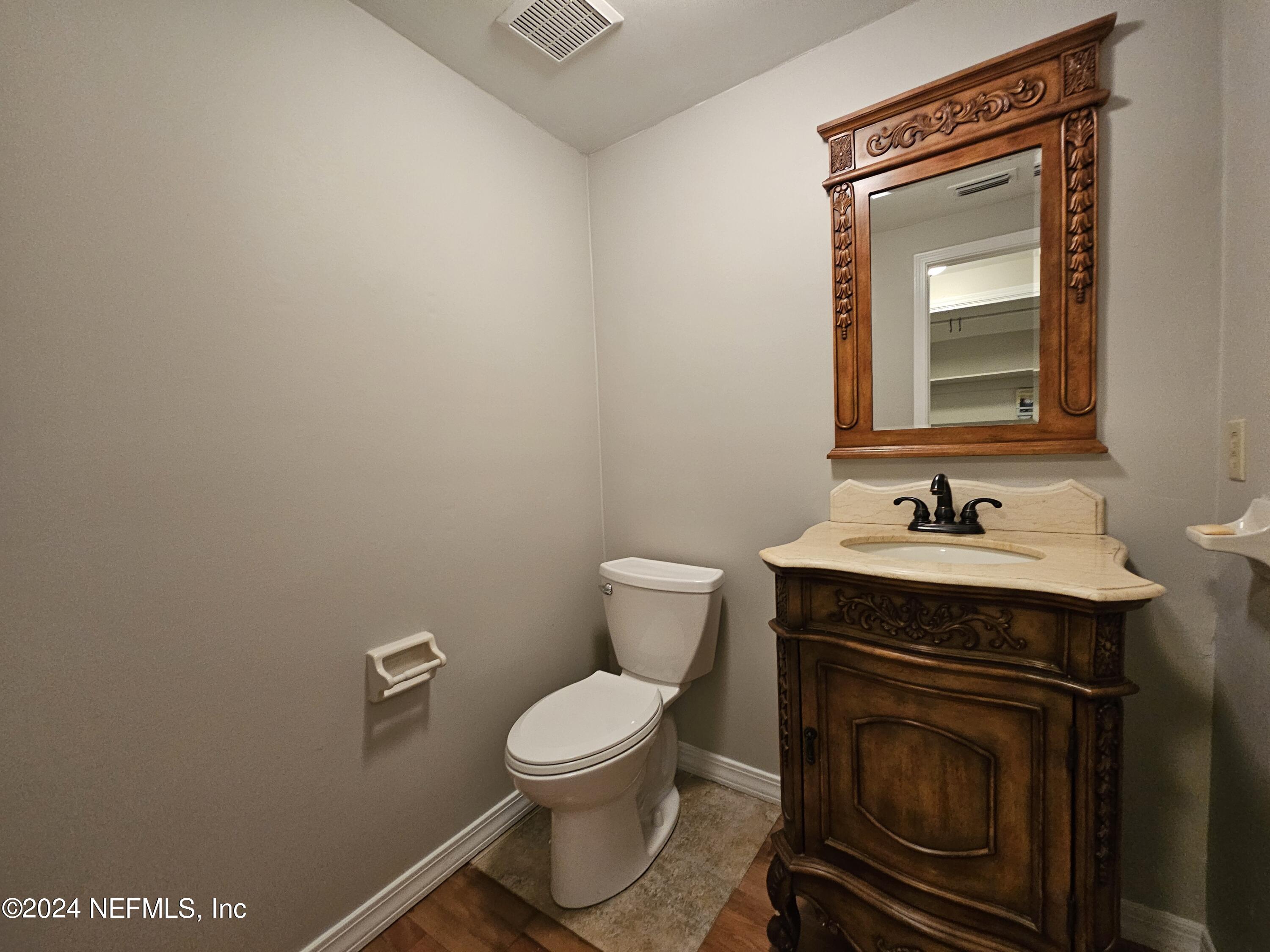 2592 RIDGECREST Avenue