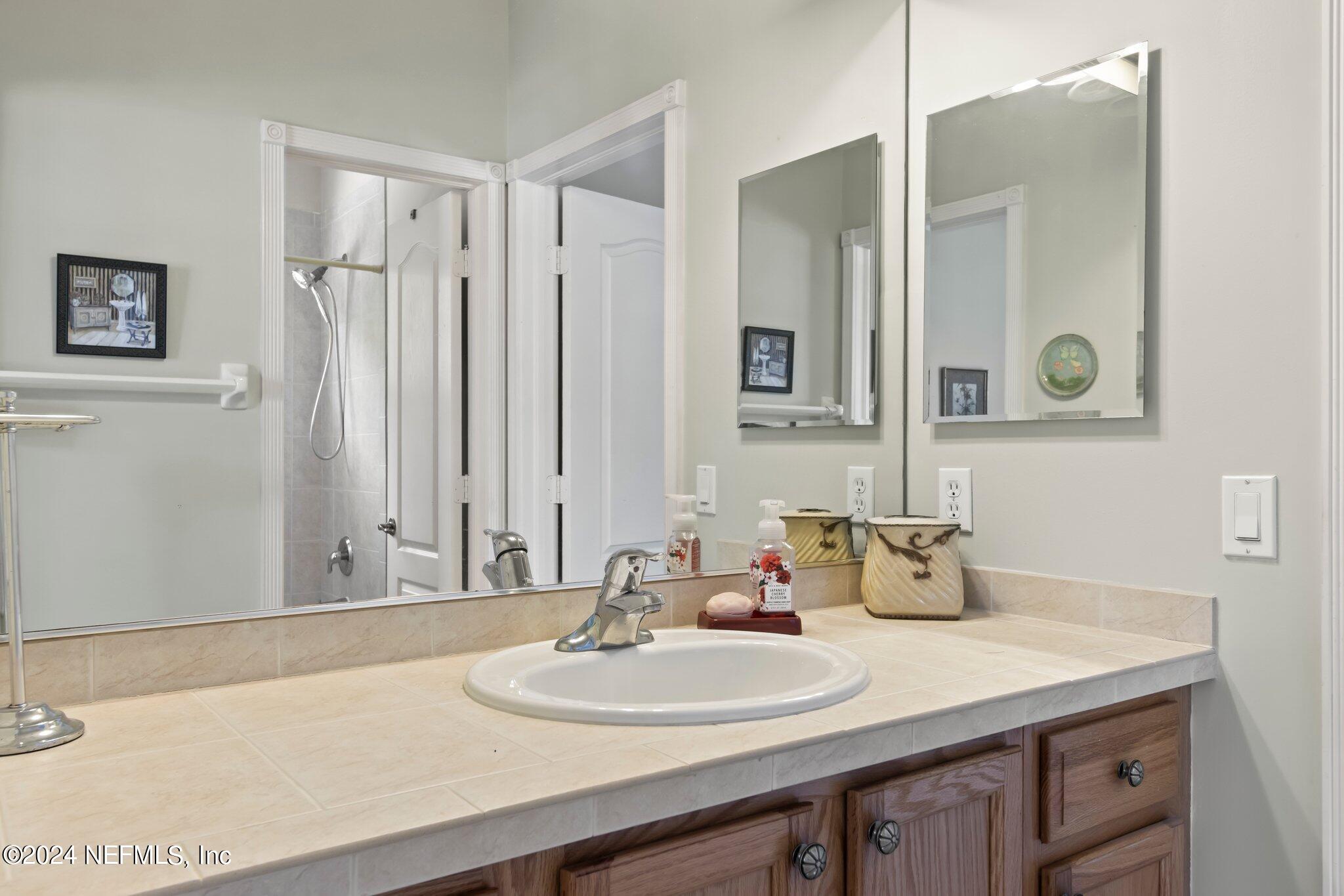 2607 CREEKSIDE Drive