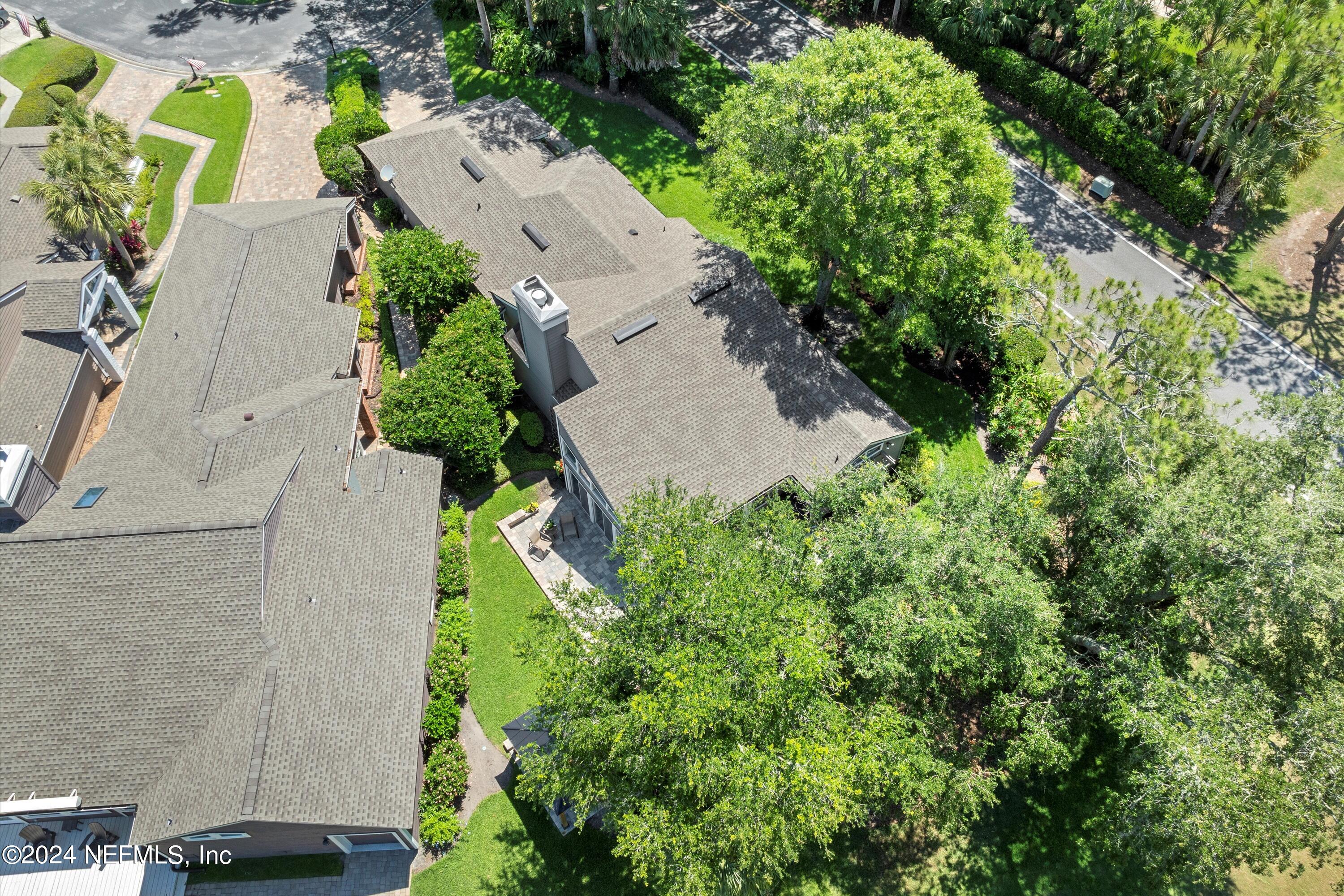 33 WALKERS RIDGE Court