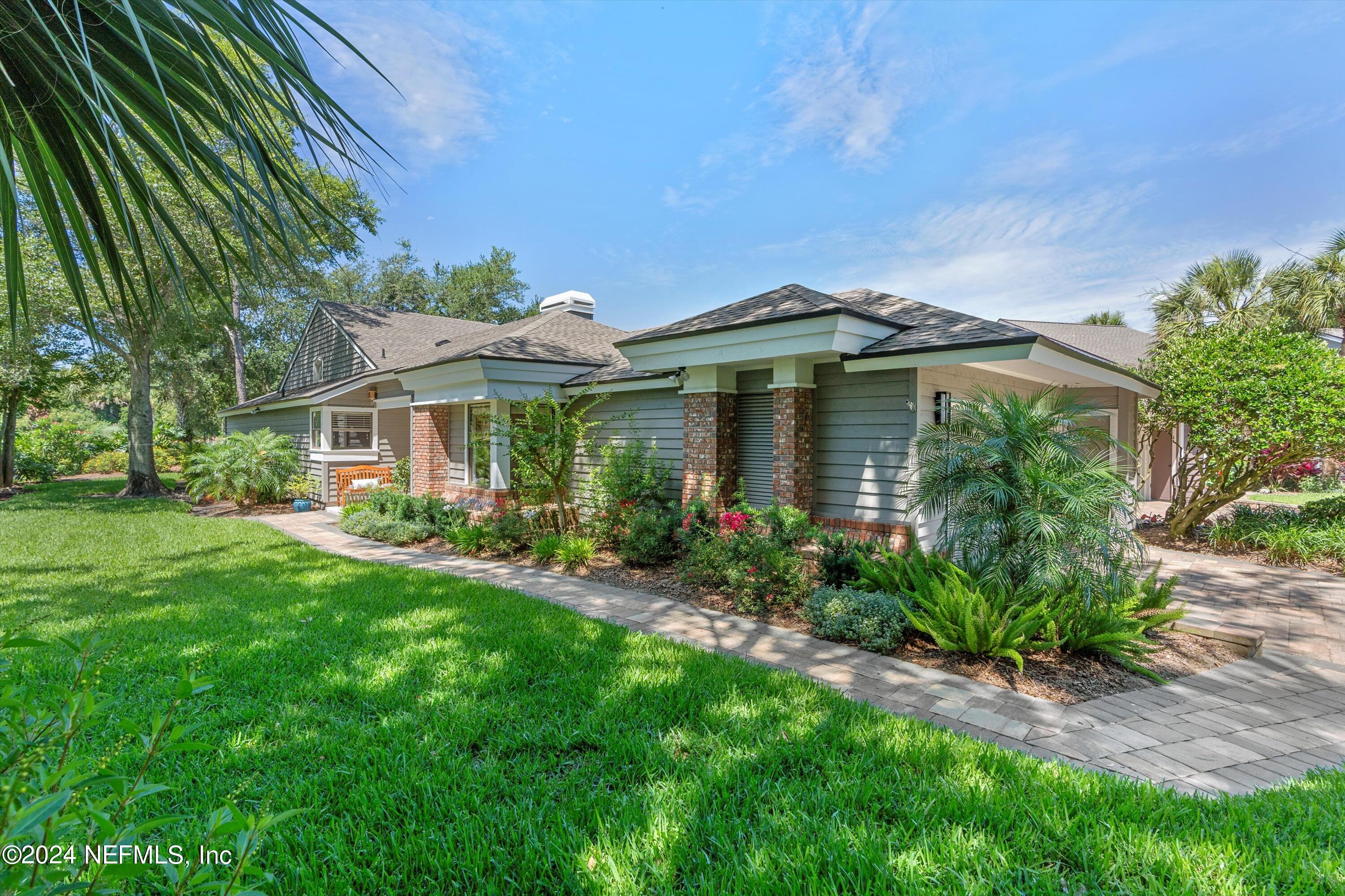 33 WALKERS RIDGE Court