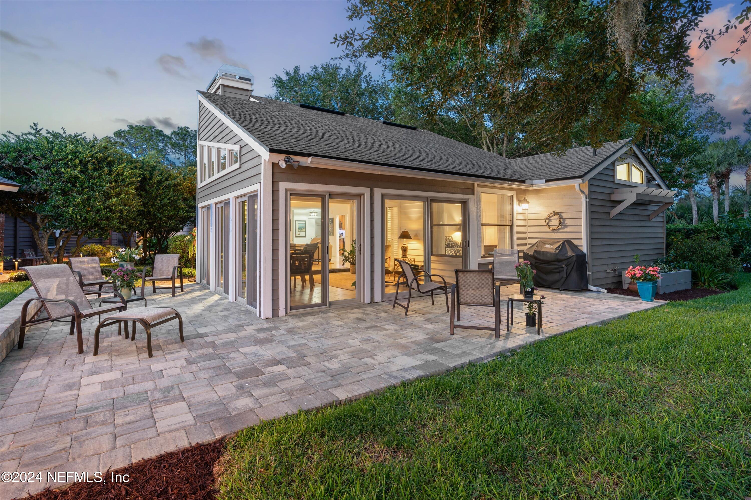 33 WALKERS RIDGE Court