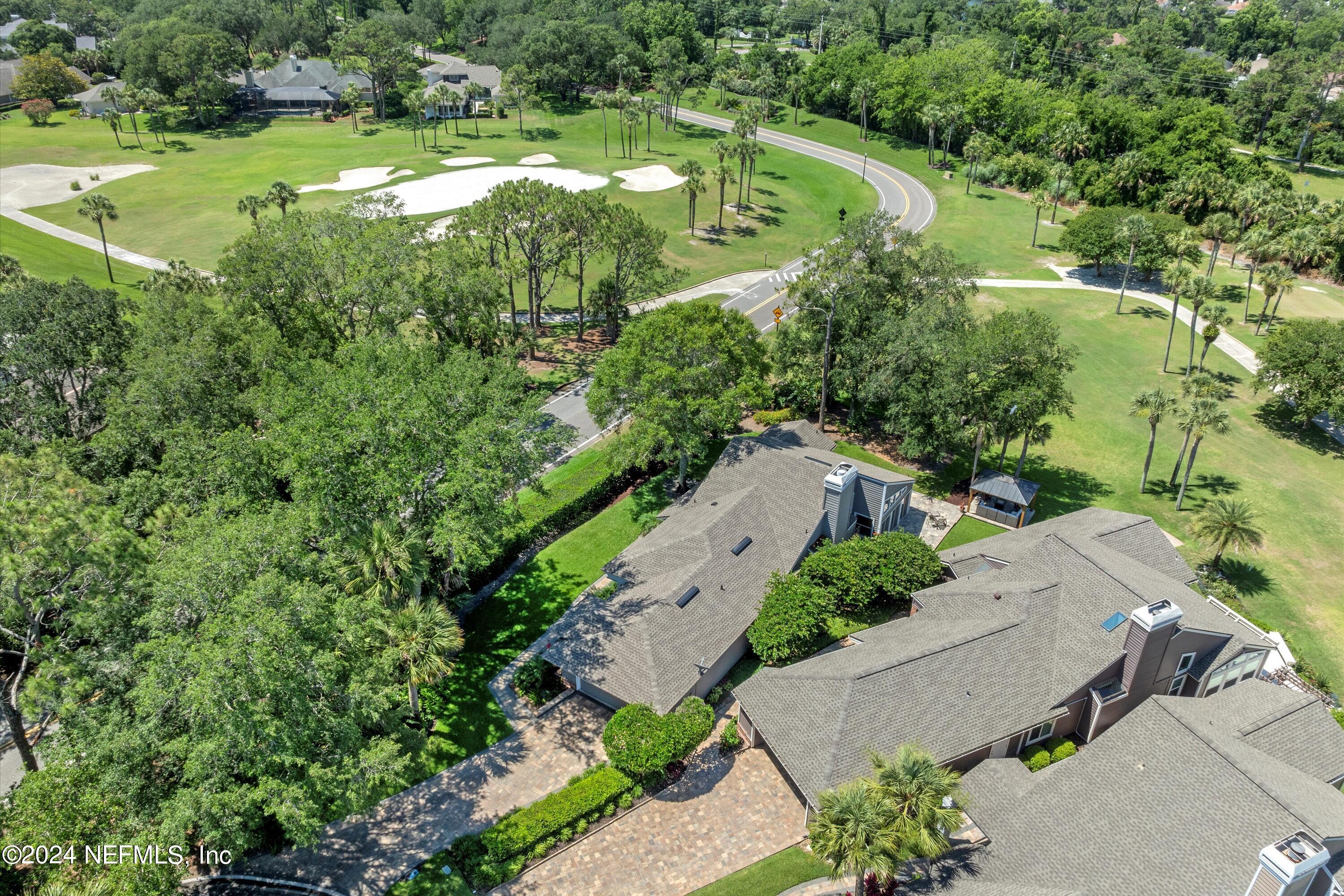 33 WALKERS RIDGE Court