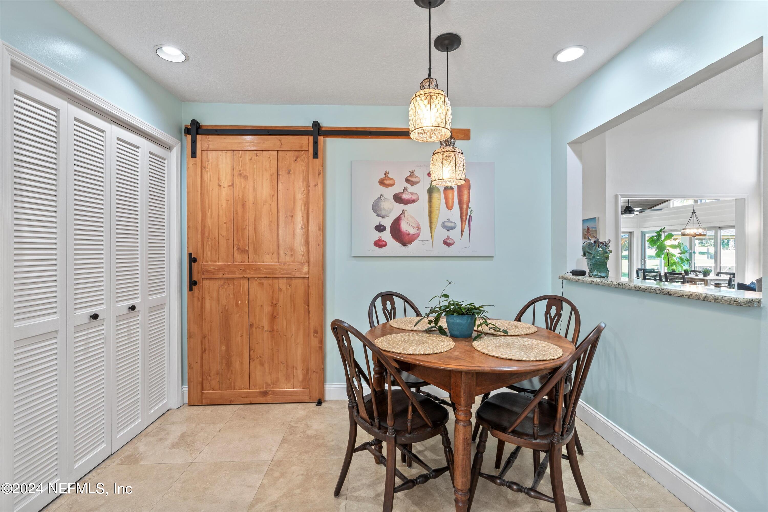 33 WALKERS RIDGE Court