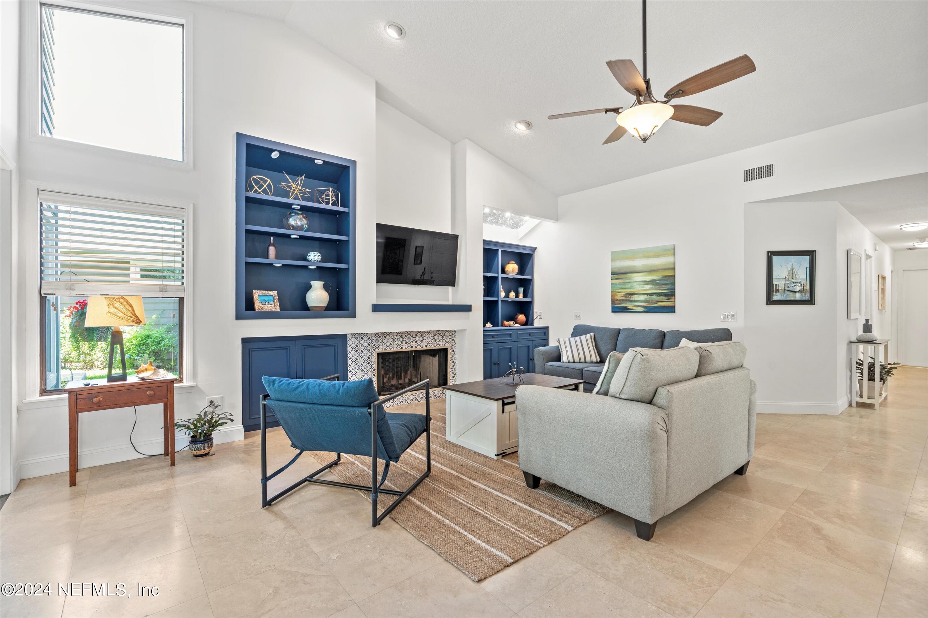 33 WALKERS RIDGE Court