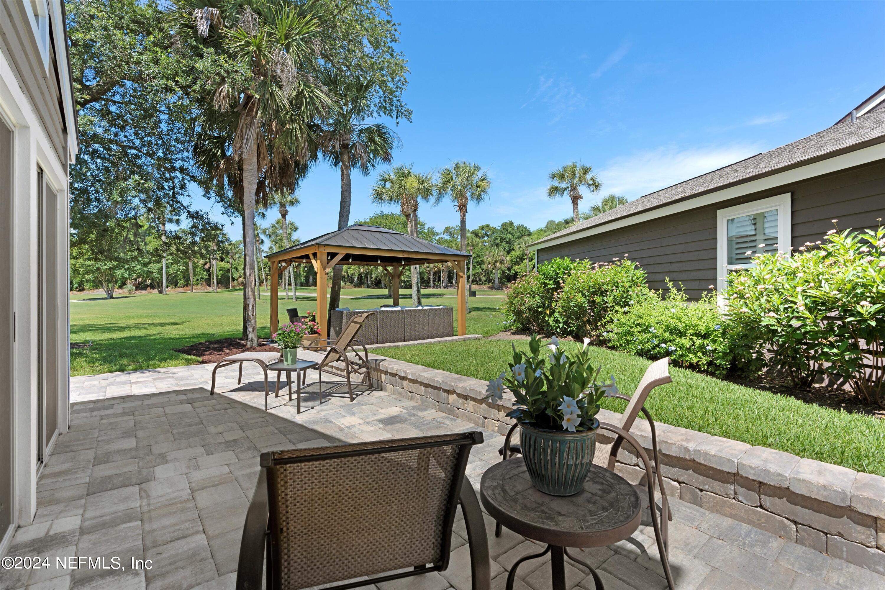 33 WALKERS RIDGE Court