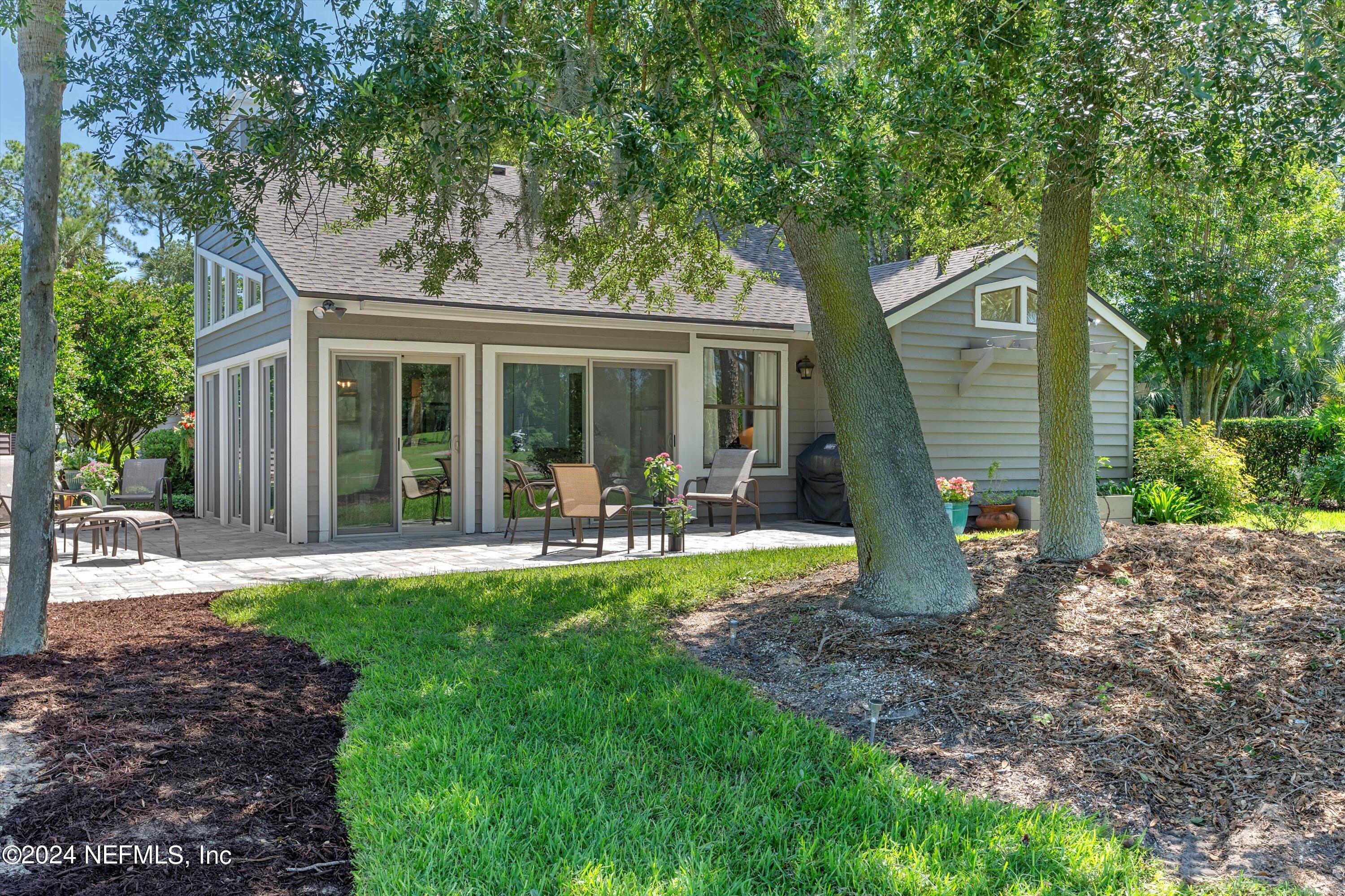 33 WALKERS RIDGE Court