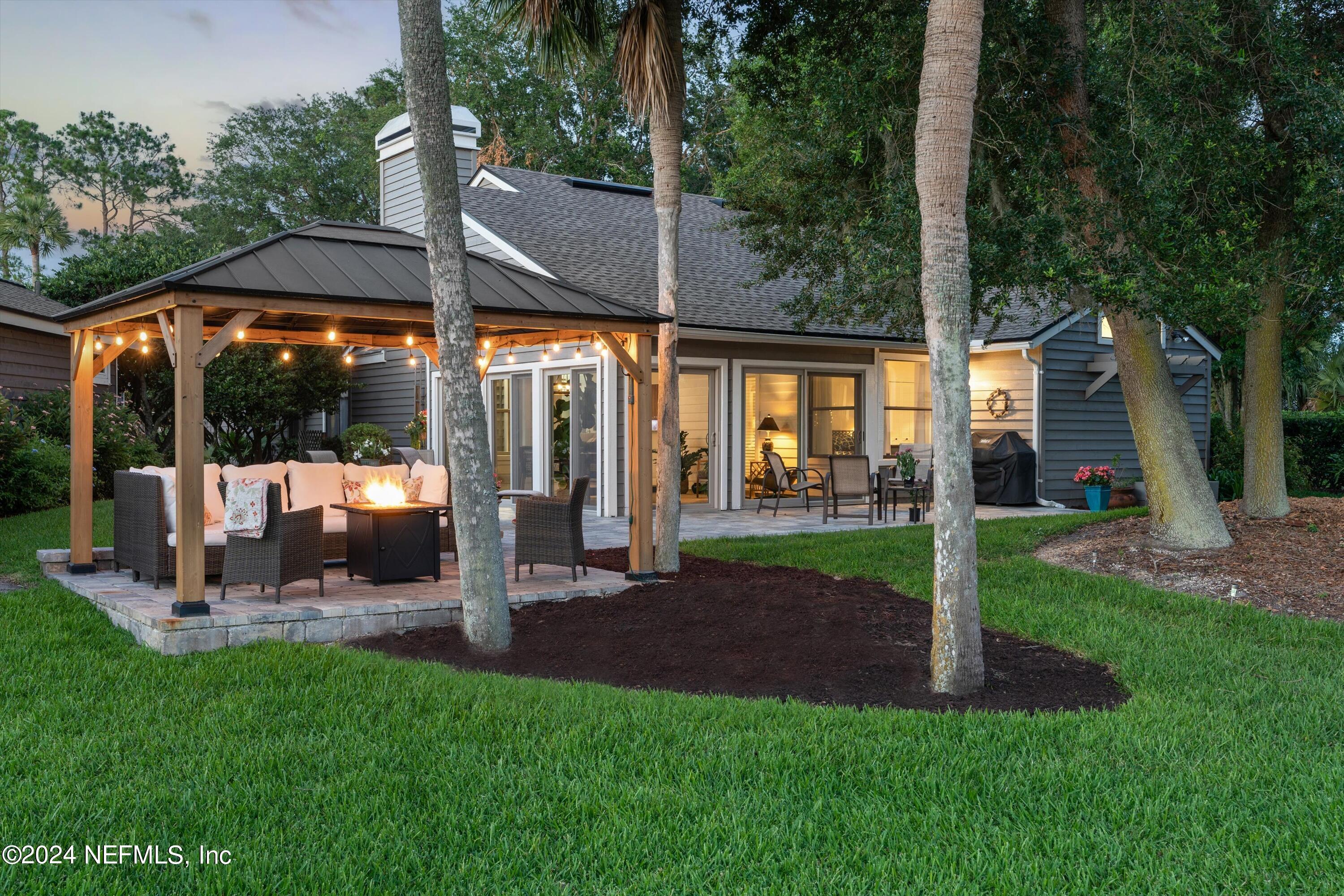 33 WALKERS RIDGE Court