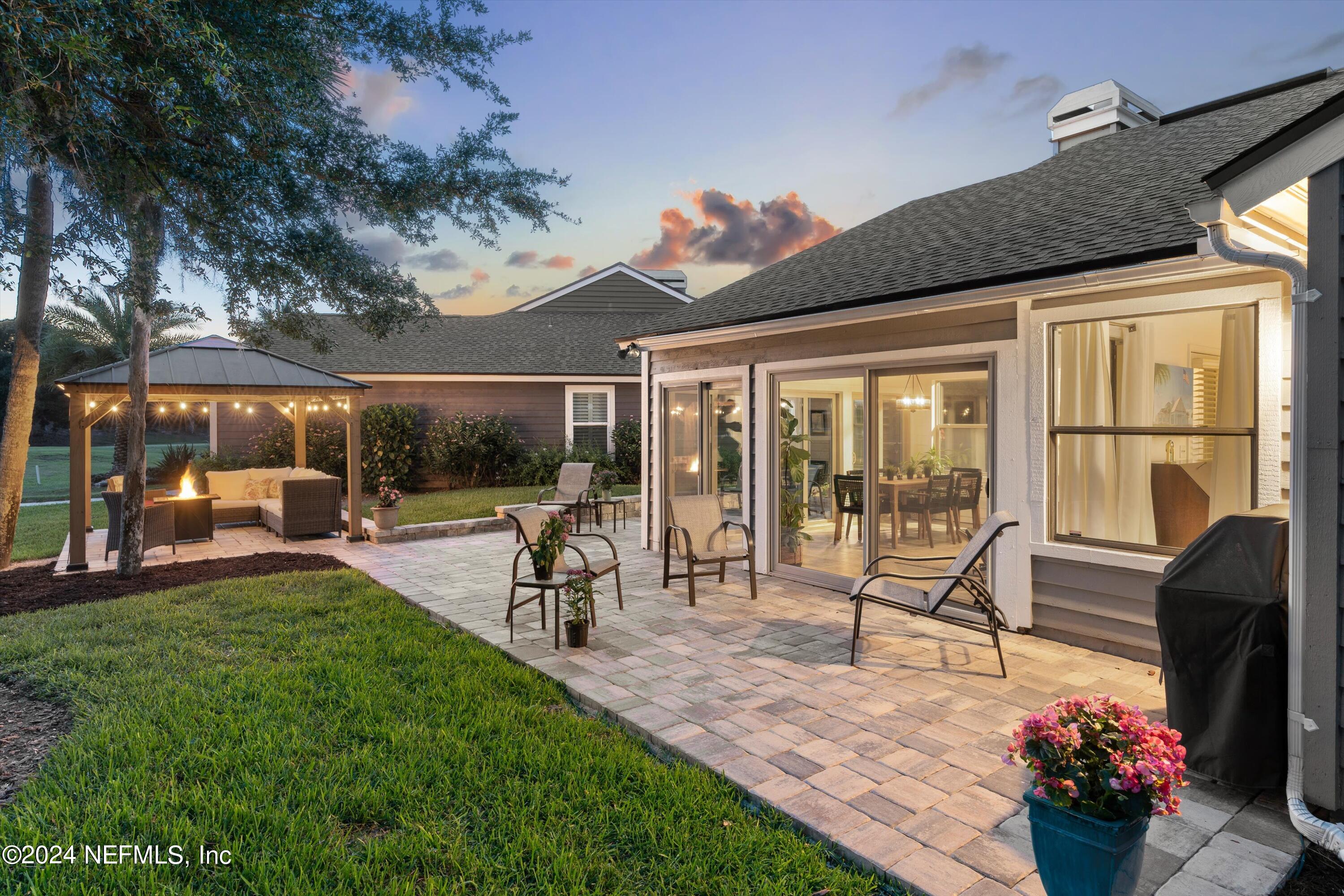 33 WALKERS RIDGE Court