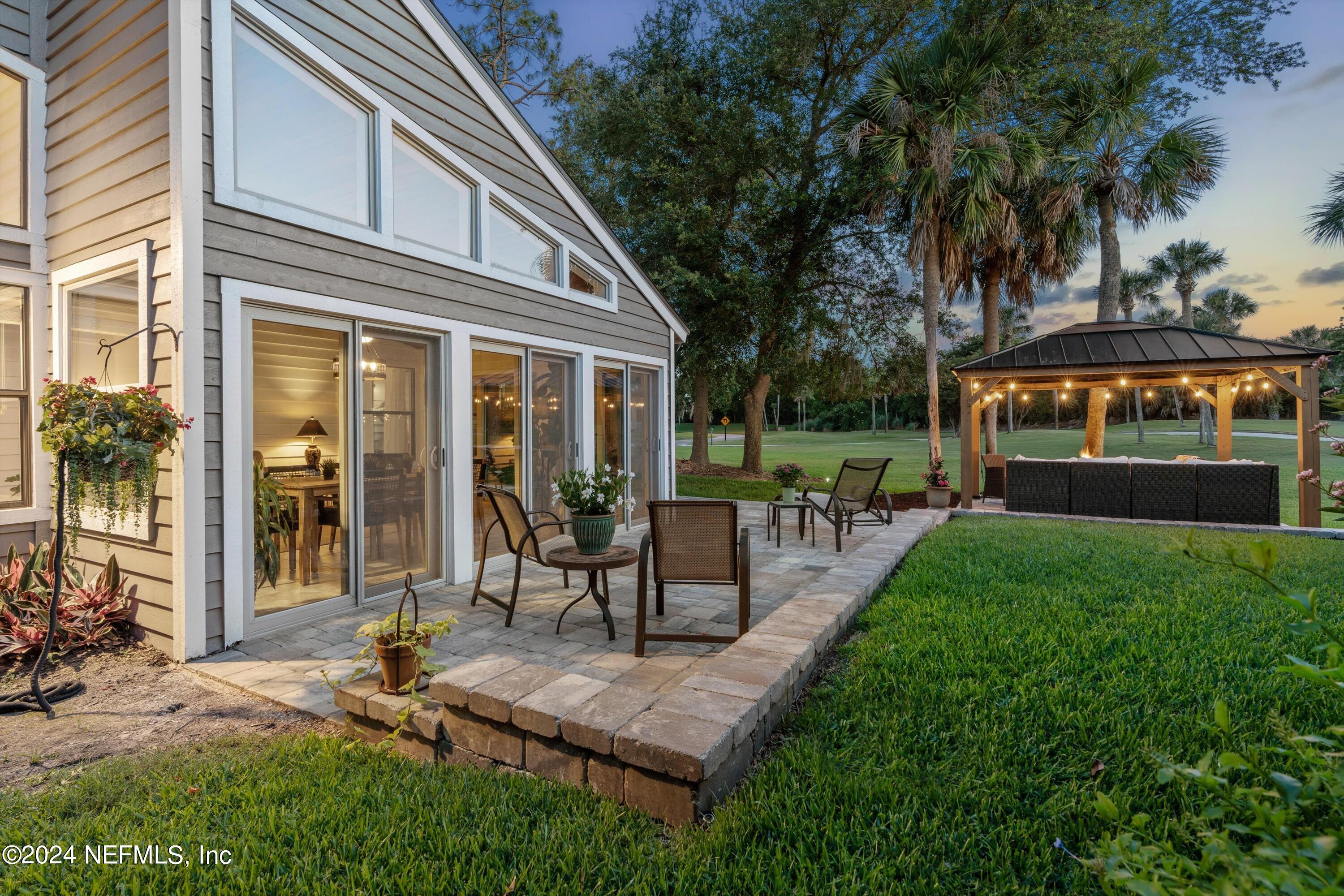 33 WALKERS RIDGE Court