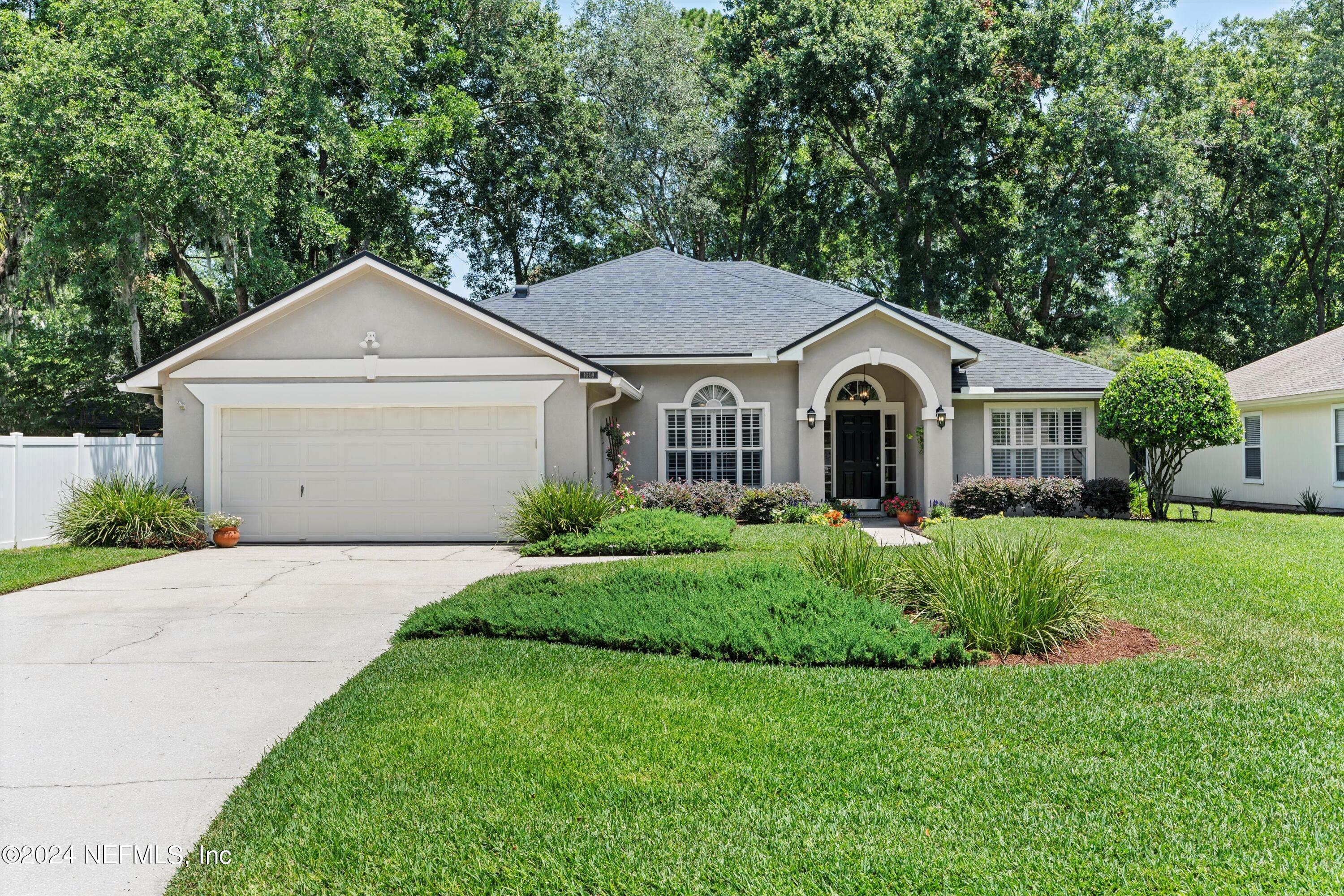 1009 FLORA PARKE Drive