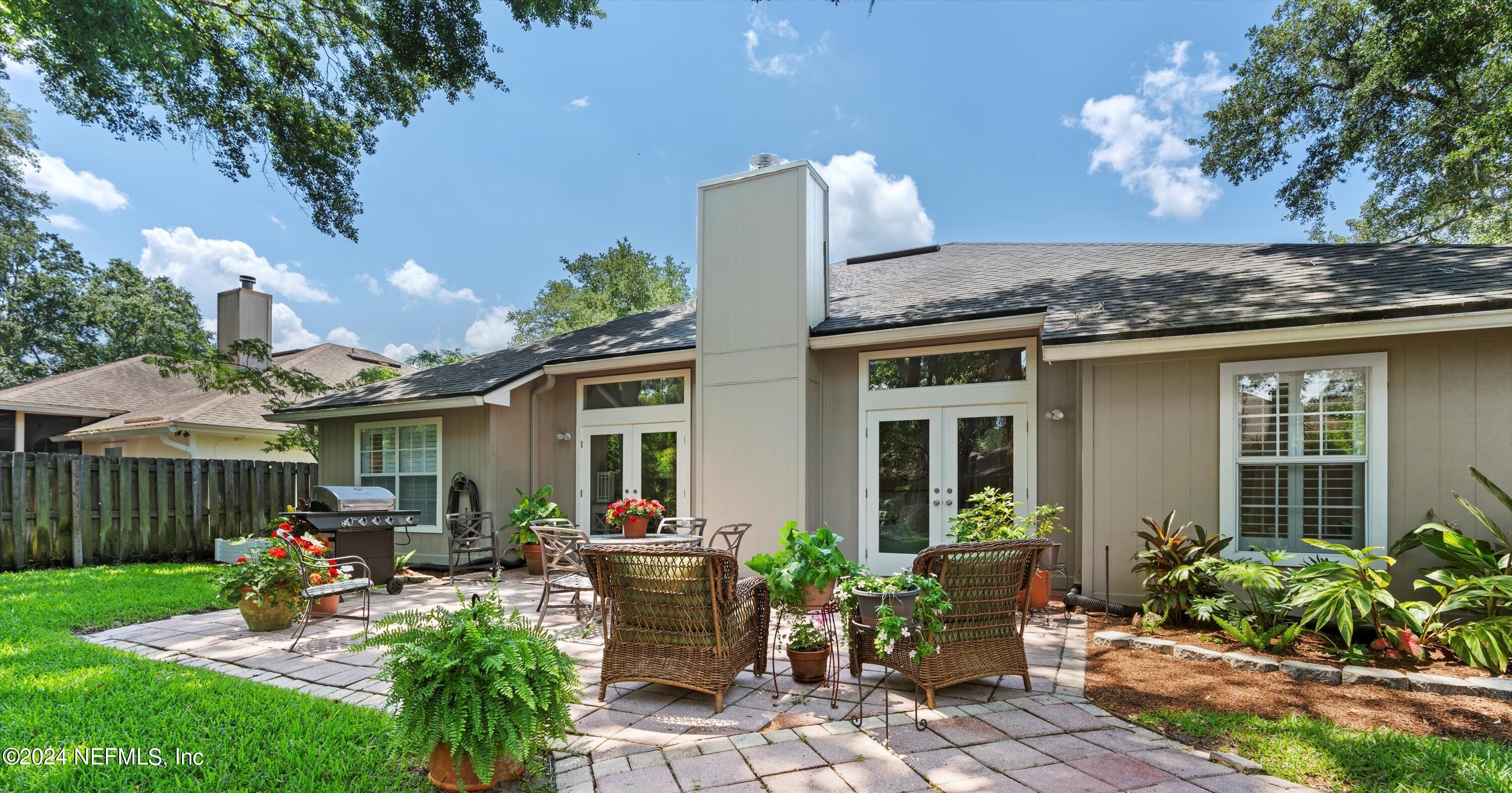 1009 FLORA PARKE Drive