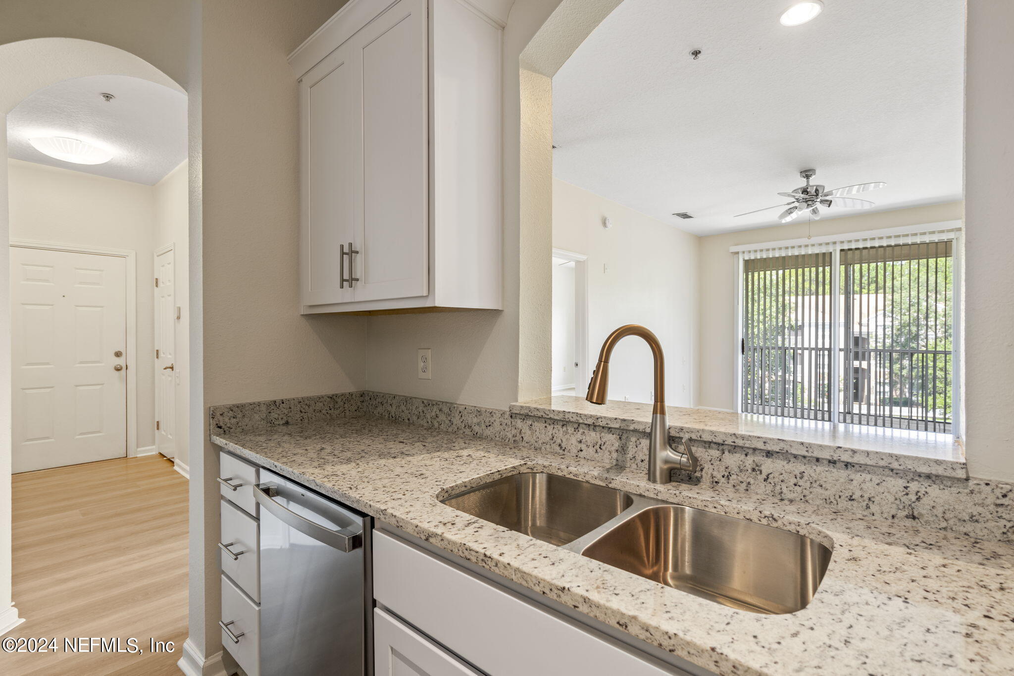 10550 BAYMEADOWS Road, 726