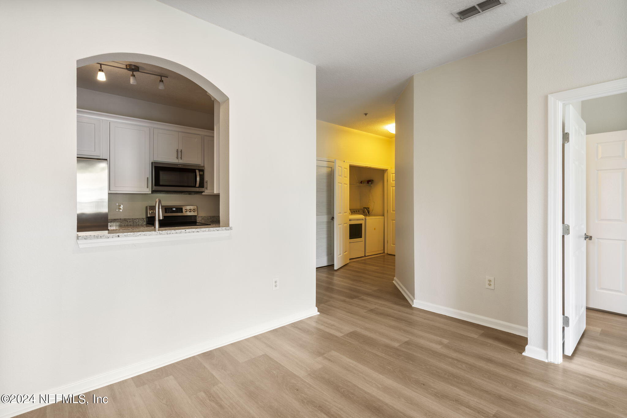 10550 BAYMEADOWS Road, 726