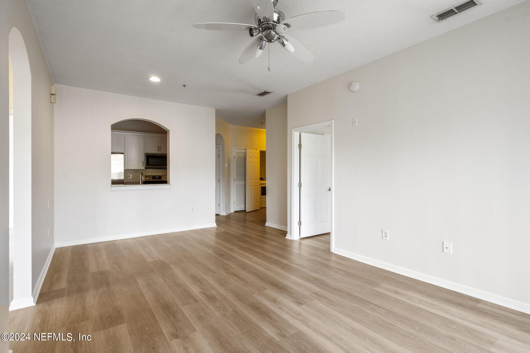 10550 BAYMEADOWS Road, 726