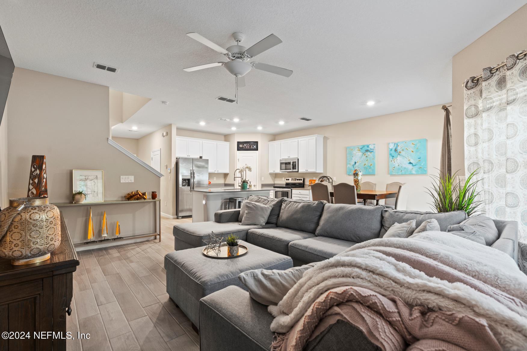 12746 JOSSLYN Lane