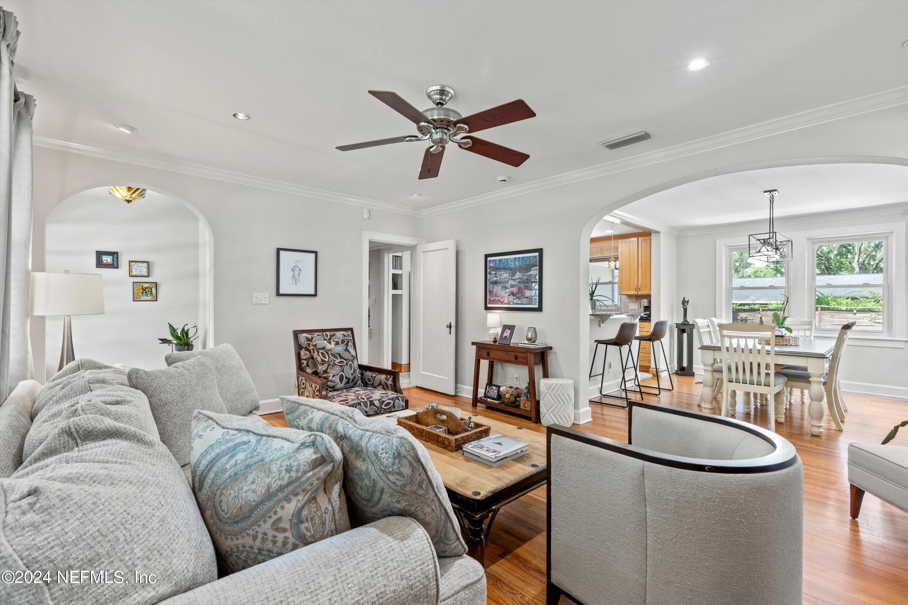 1351 HOLMESDALE Road