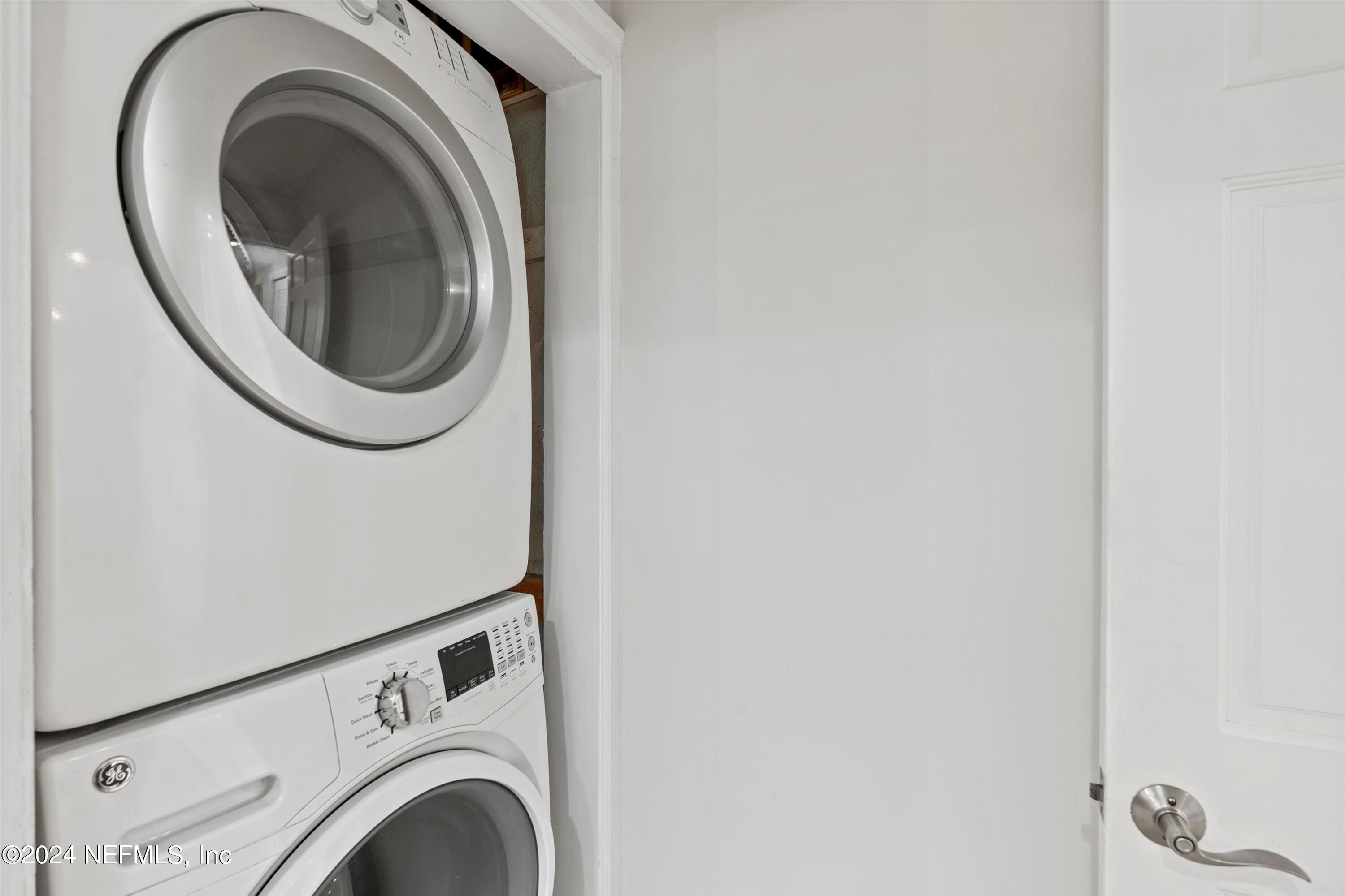 1351 HOLMESDALE Road