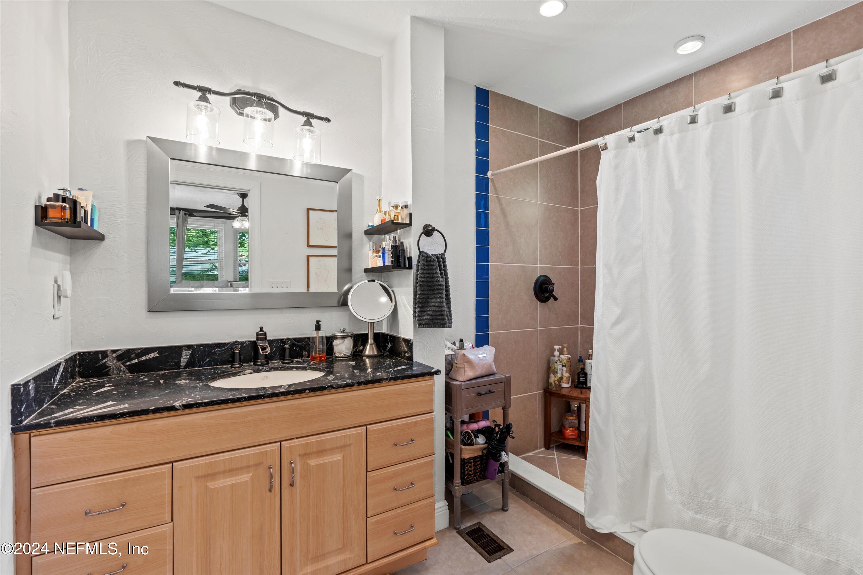 1351 HOLMESDALE Road