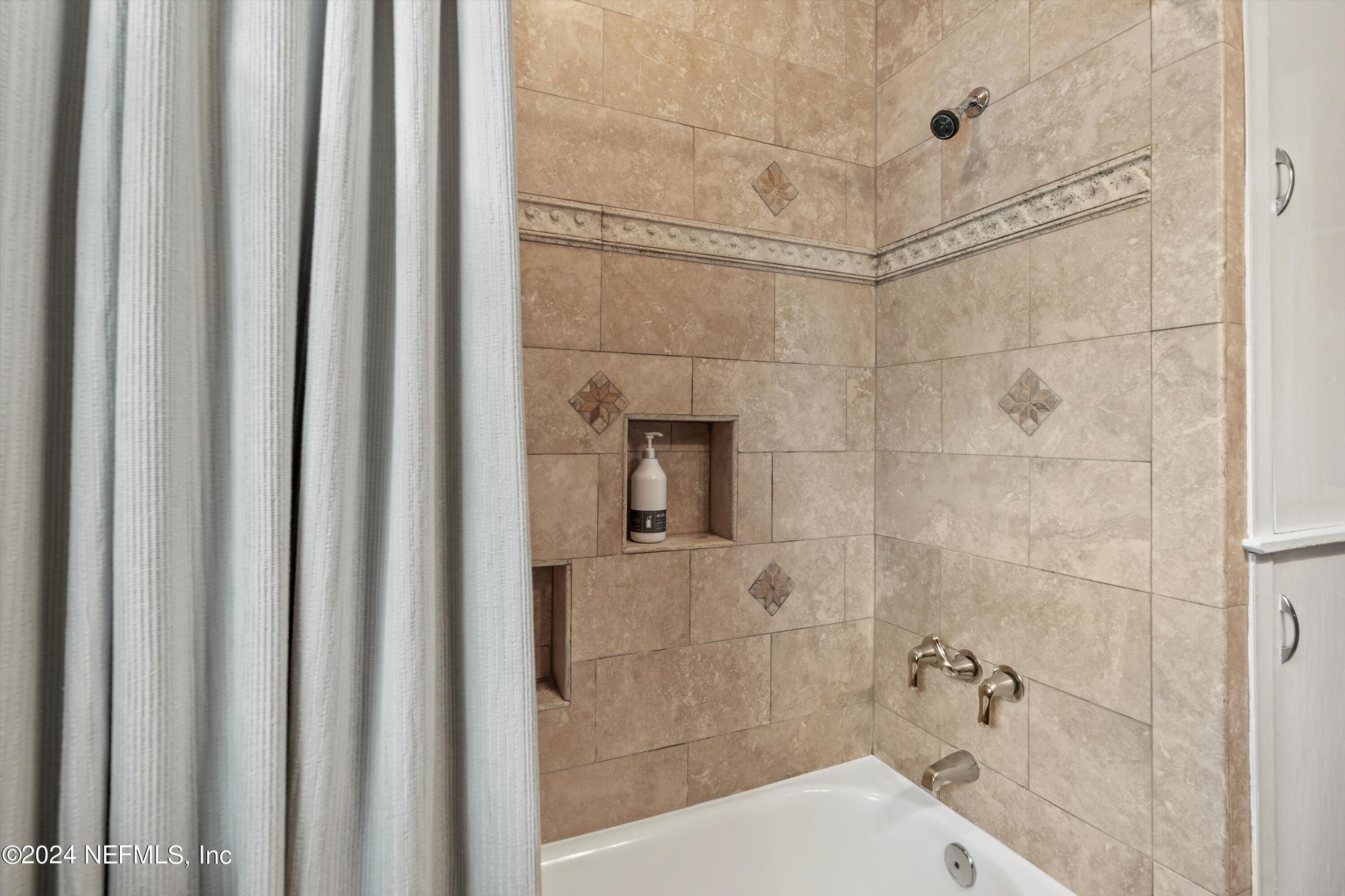 1351 HOLMESDALE Road