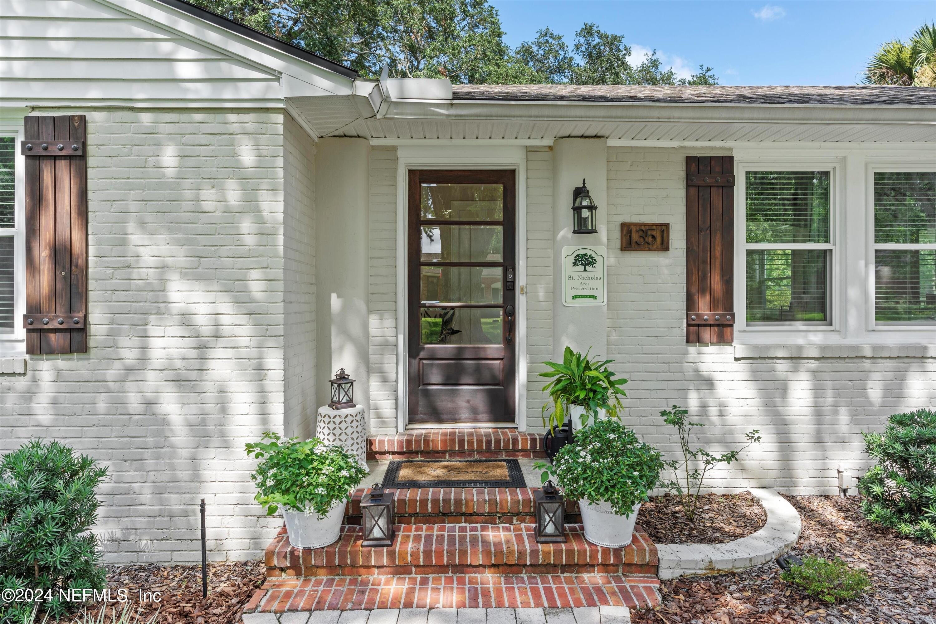 1351 HOLMESDALE Road