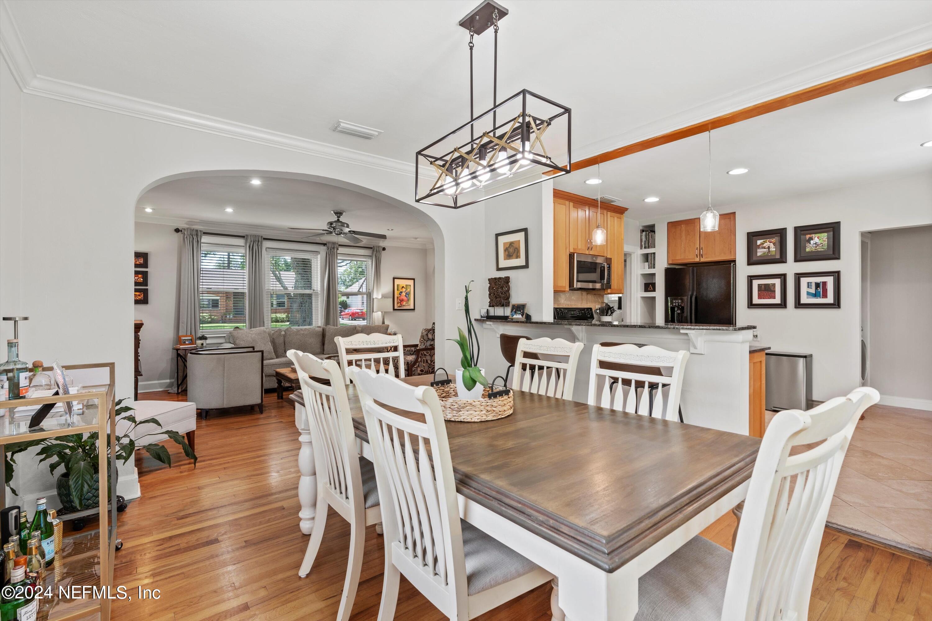 1351 HOLMESDALE Road