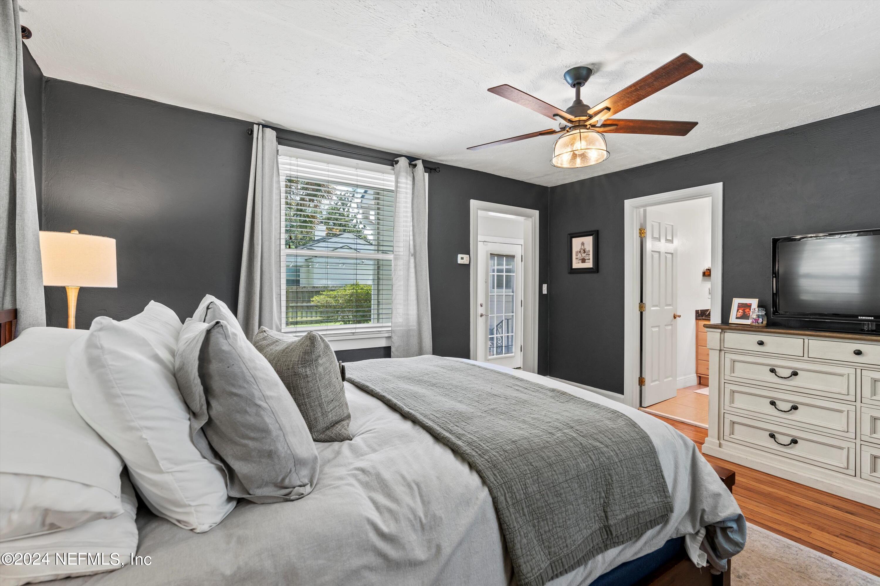 1351 HOLMESDALE Road