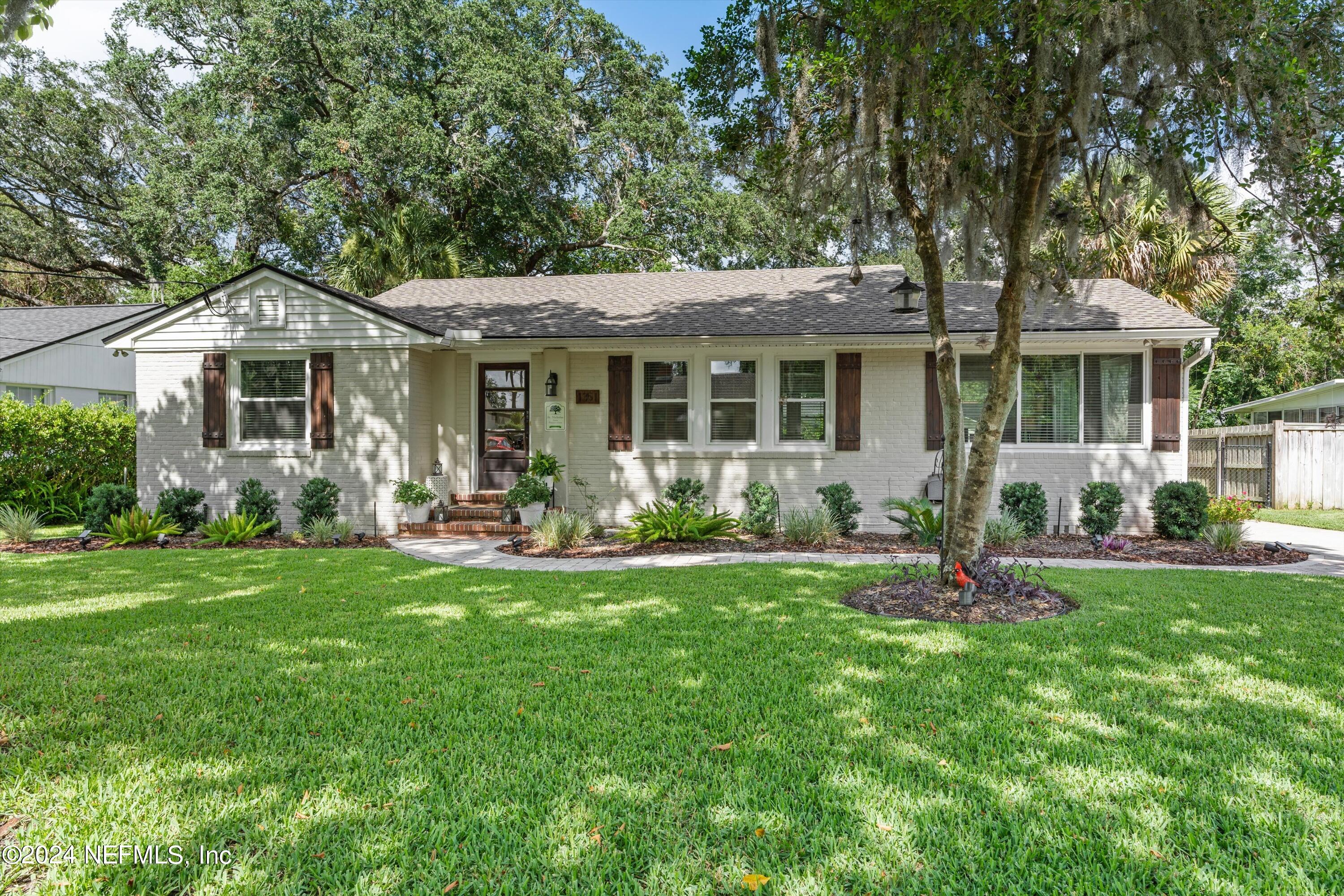 1351 HOLMESDALE Road