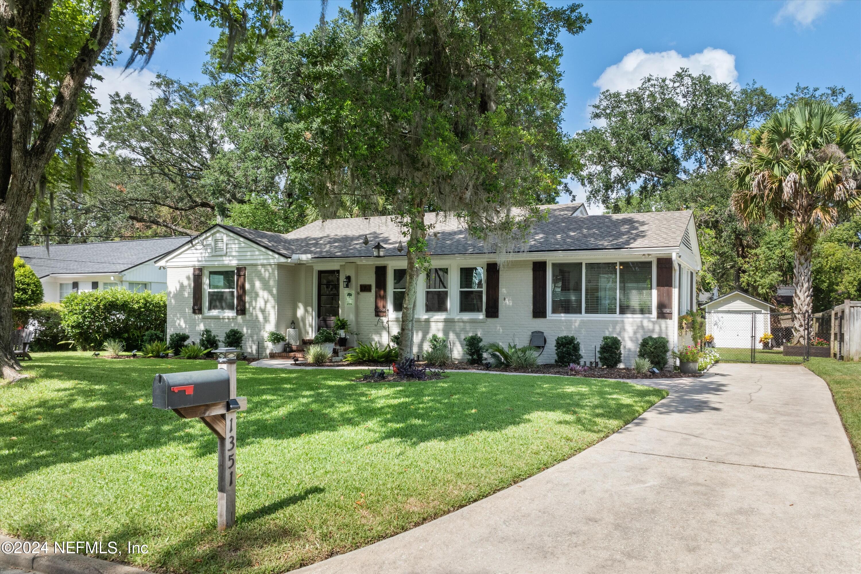 1351 HOLMESDALE Road