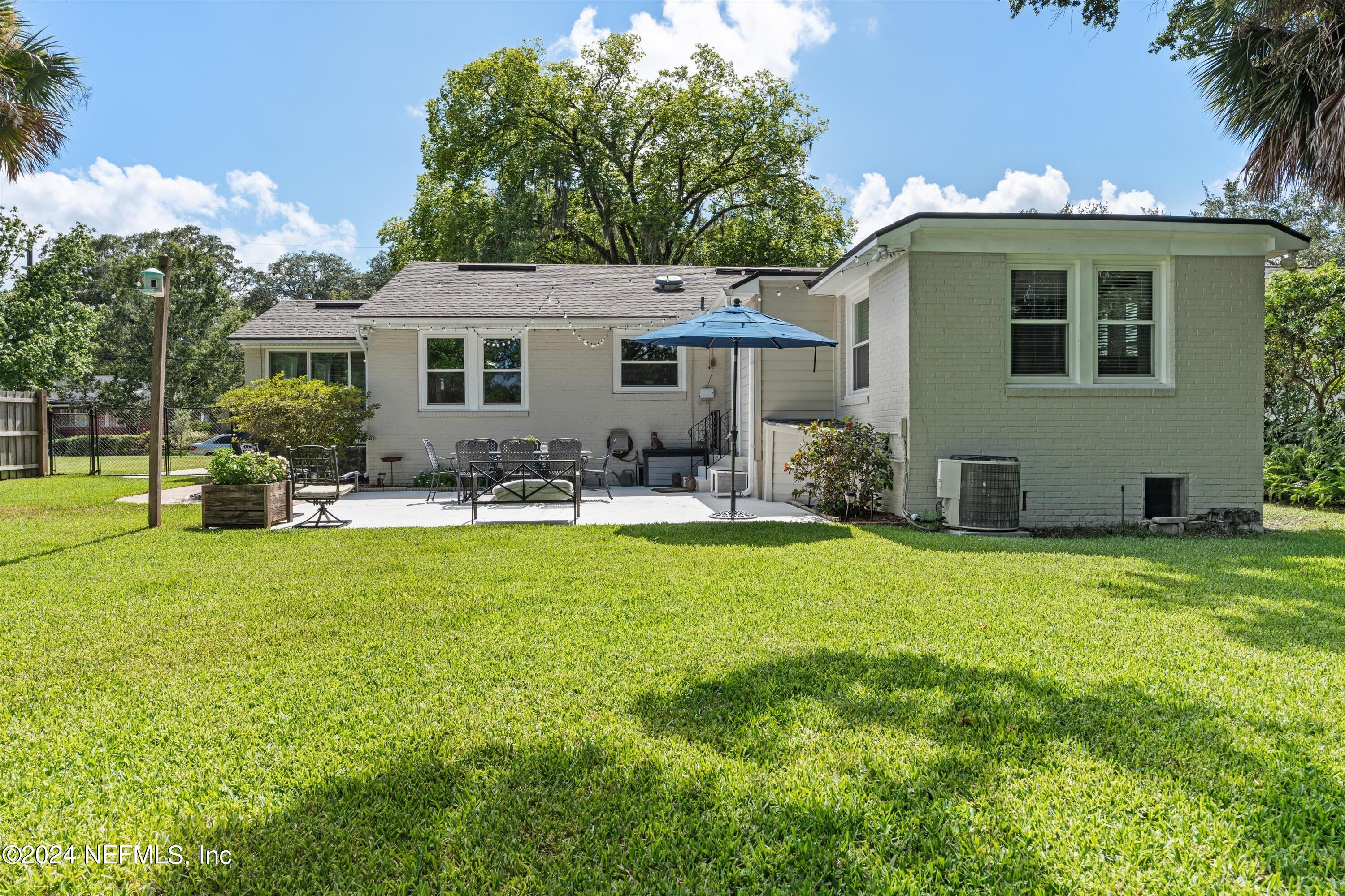 1351 HOLMESDALE Road