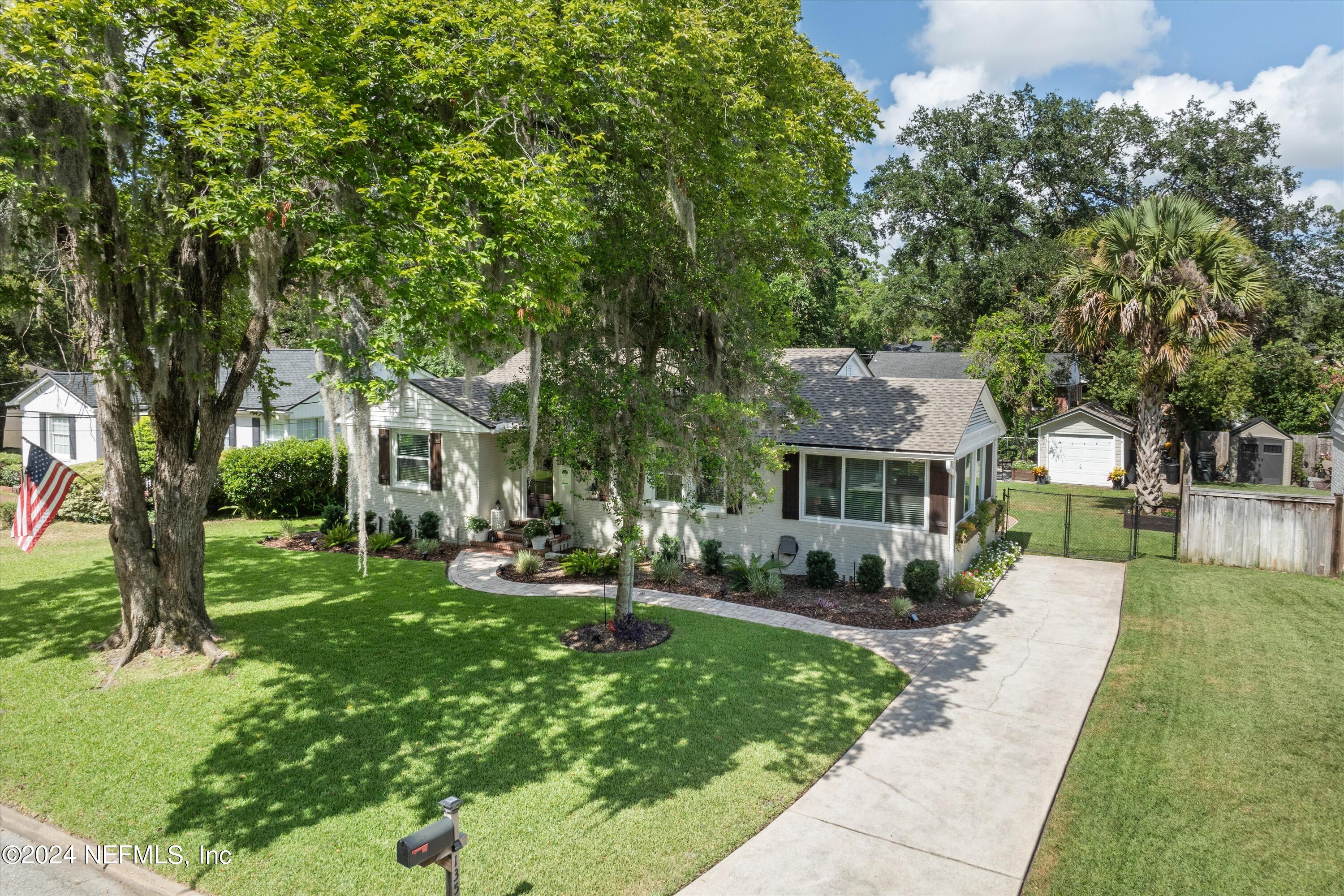 1351 HOLMESDALE Road