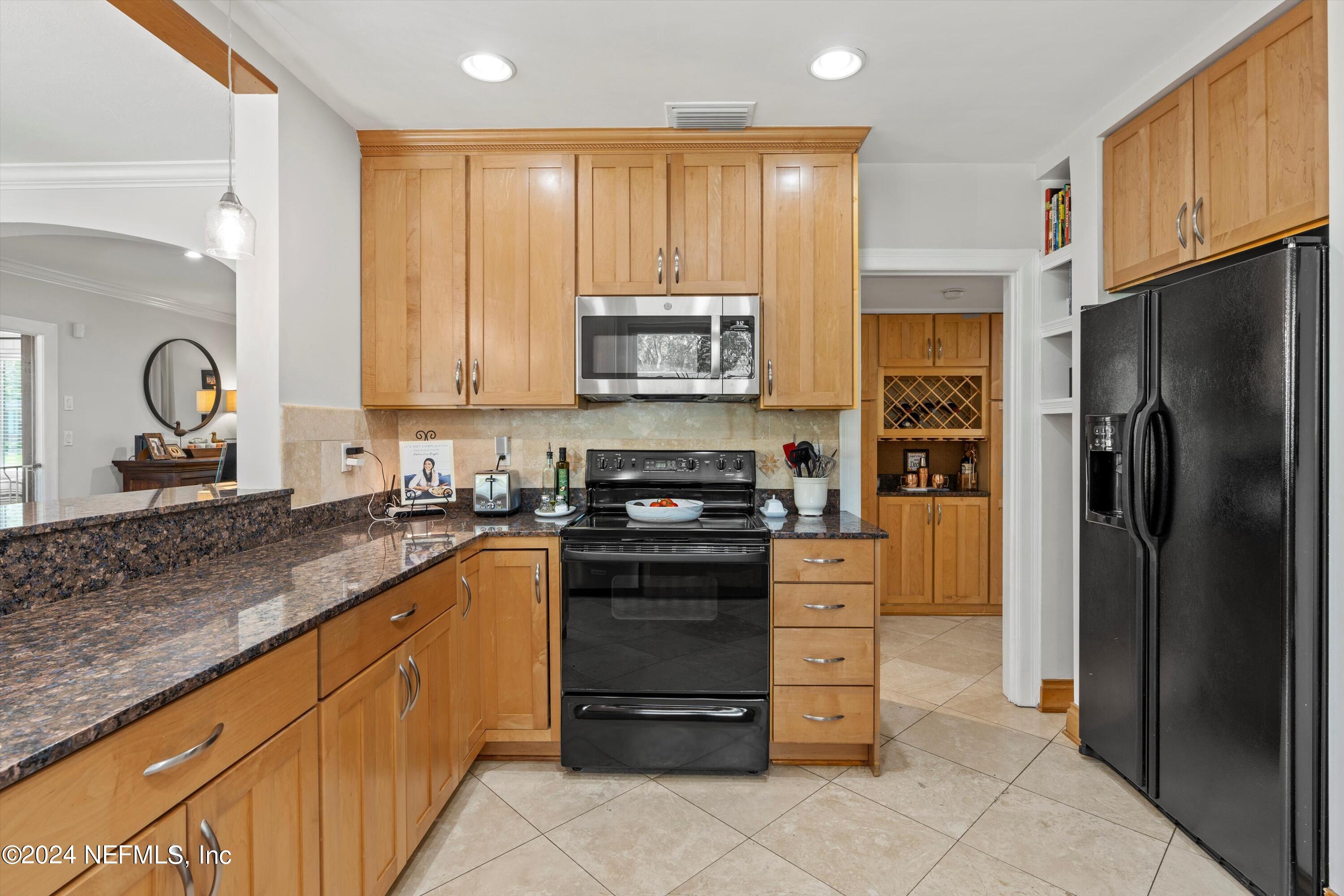 1351 HOLMESDALE Road