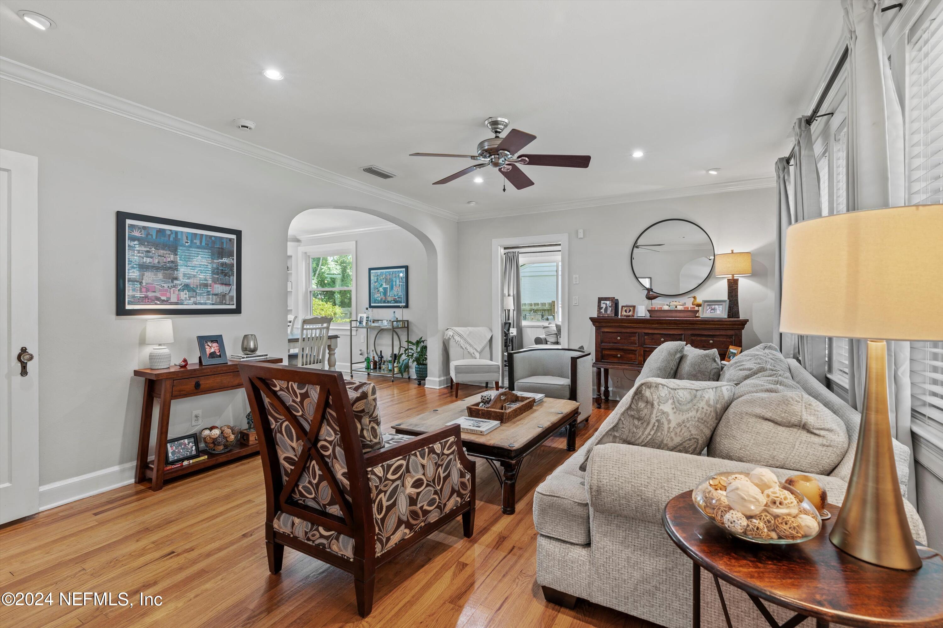 1351 HOLMESDALE Road