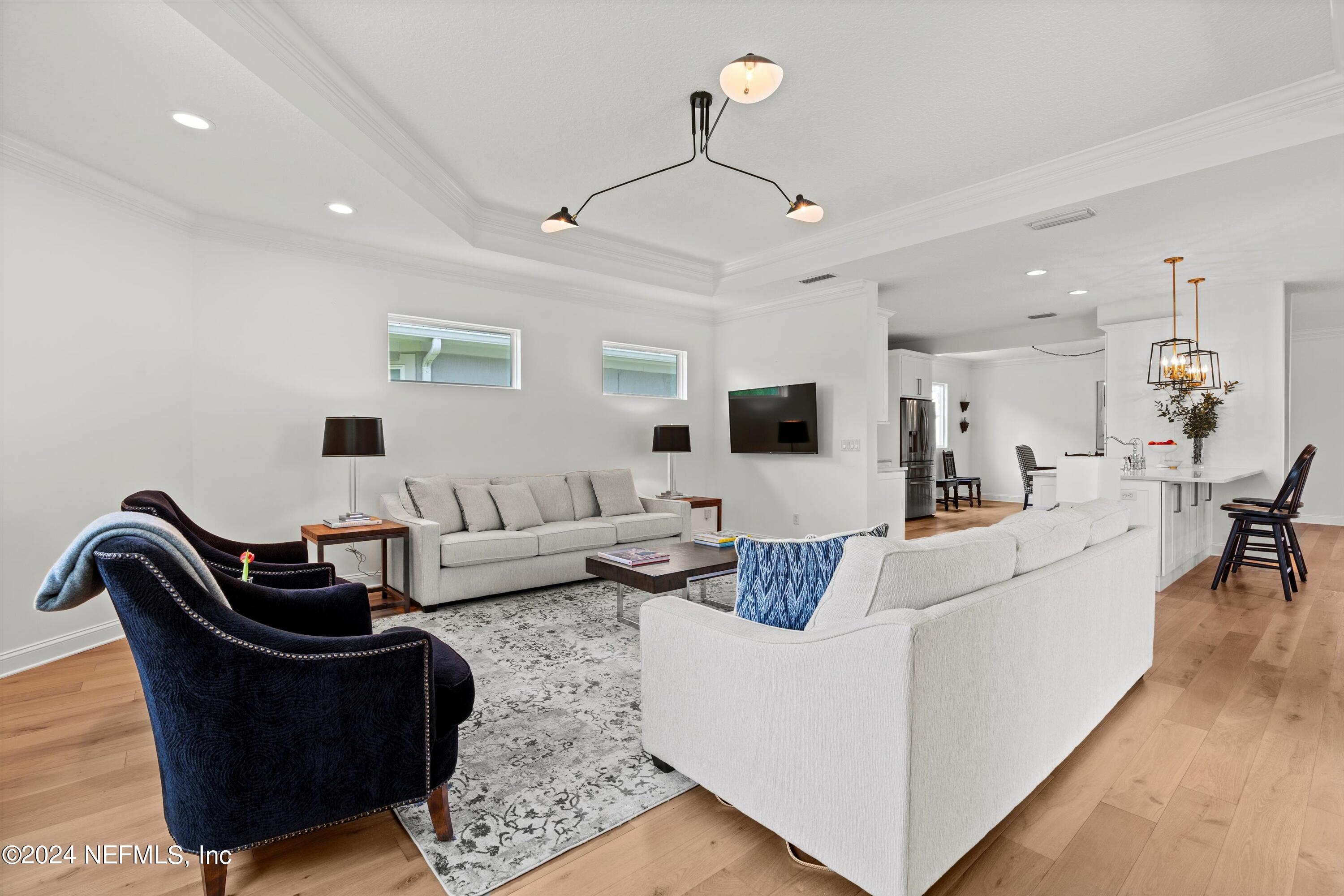 3842 VALVERDE Circle