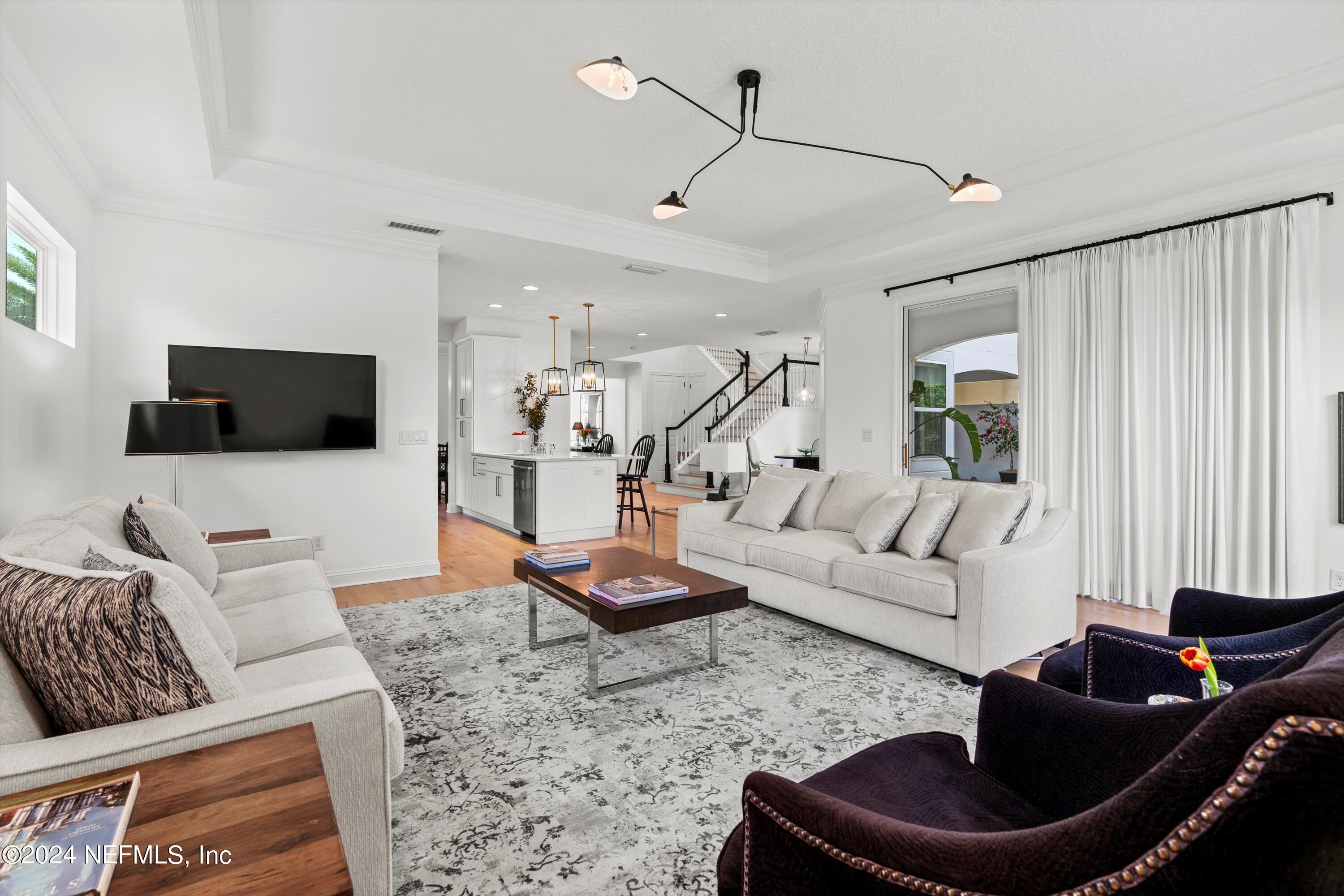 3842 VALVERDE Circle