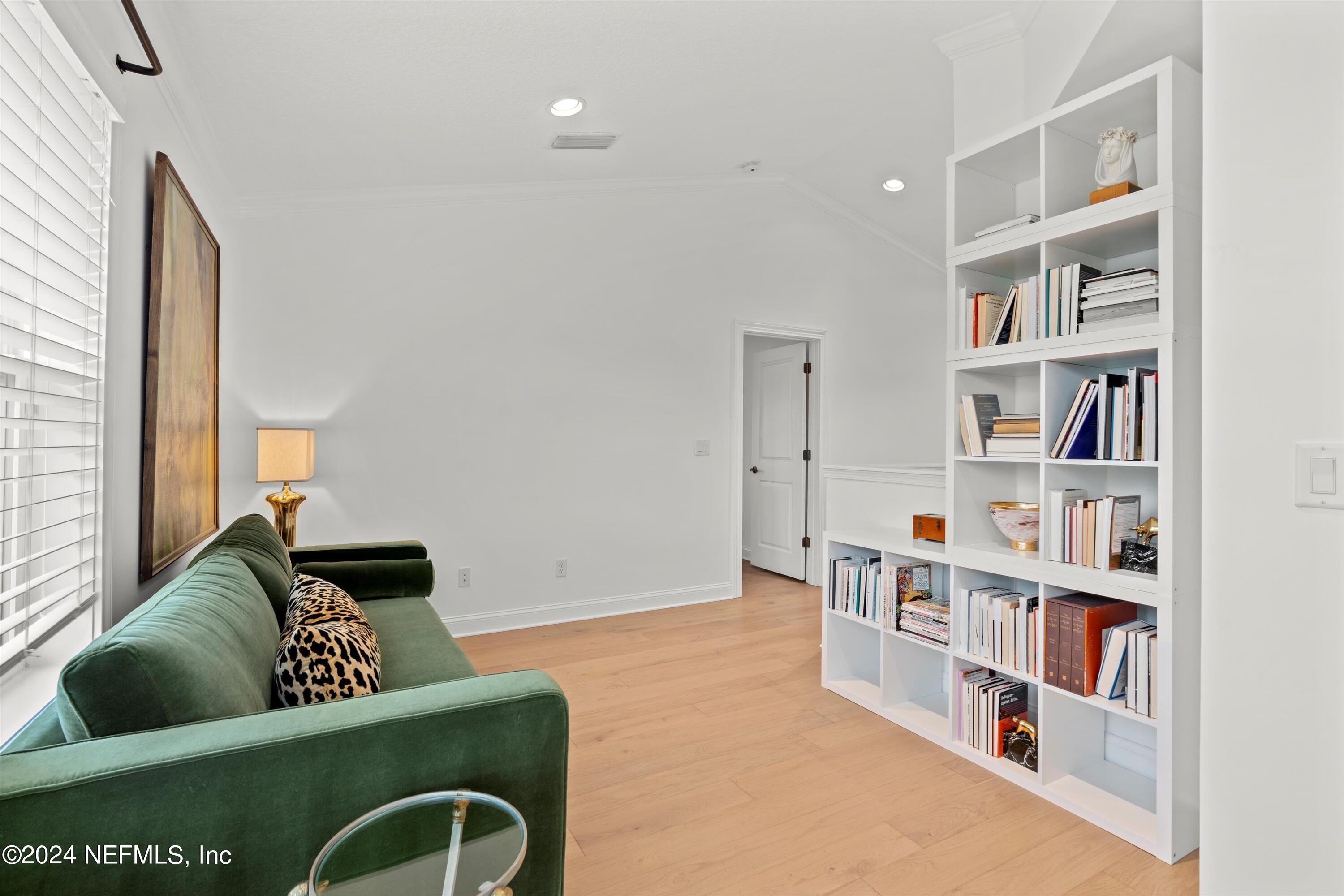 3842 VALVERDE Circle