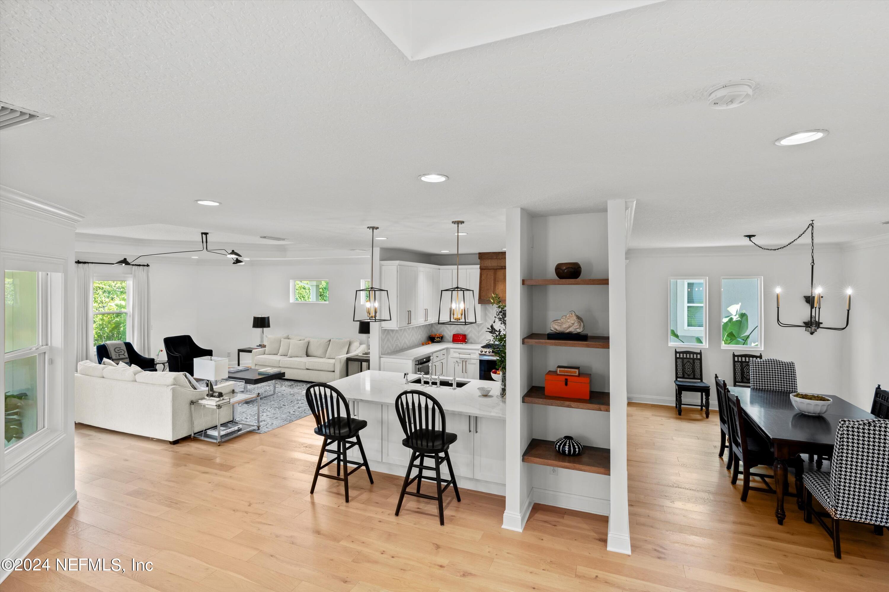 3842 VALVERDE Circle