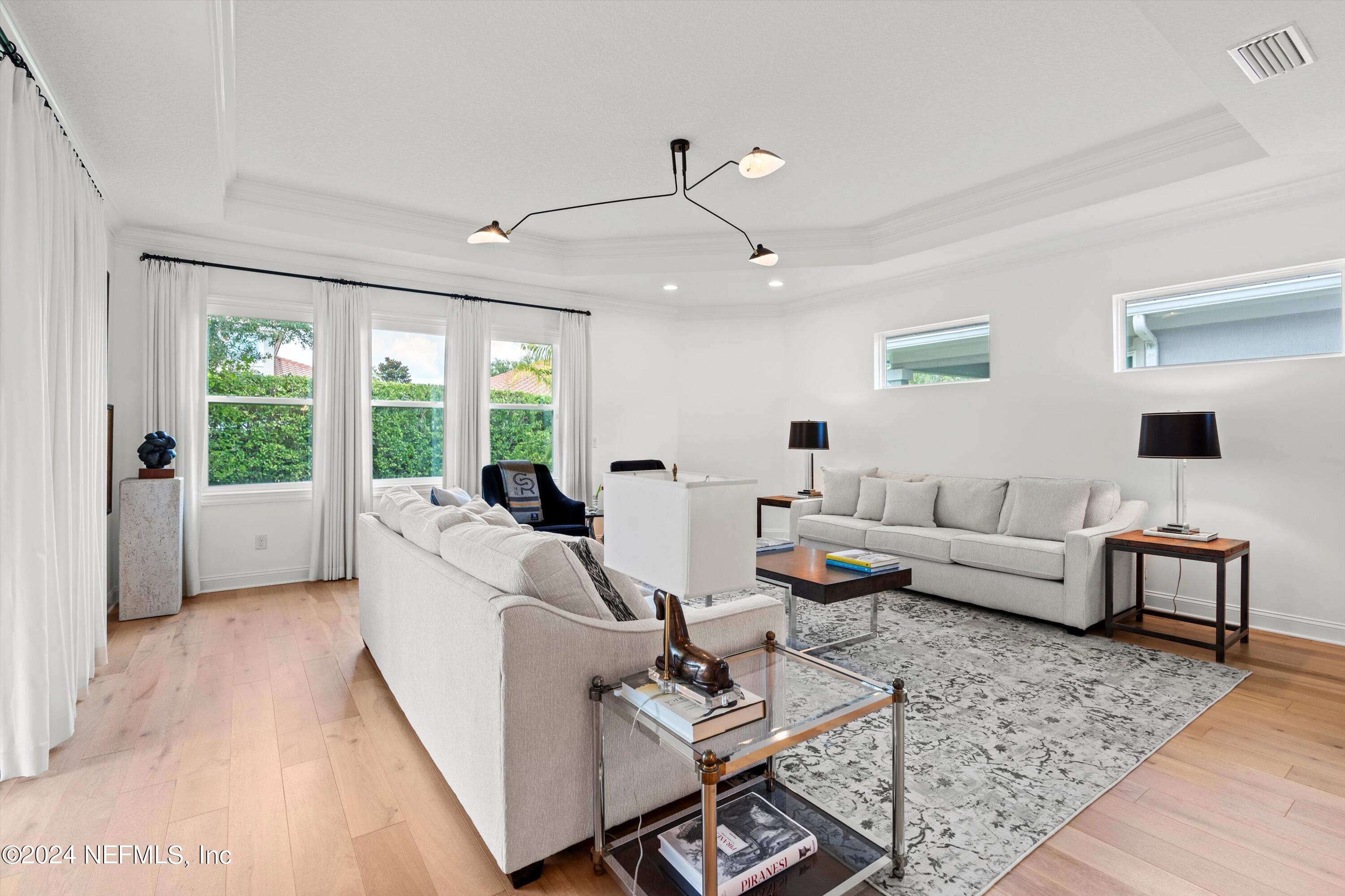 3842 VALVERDE Circle