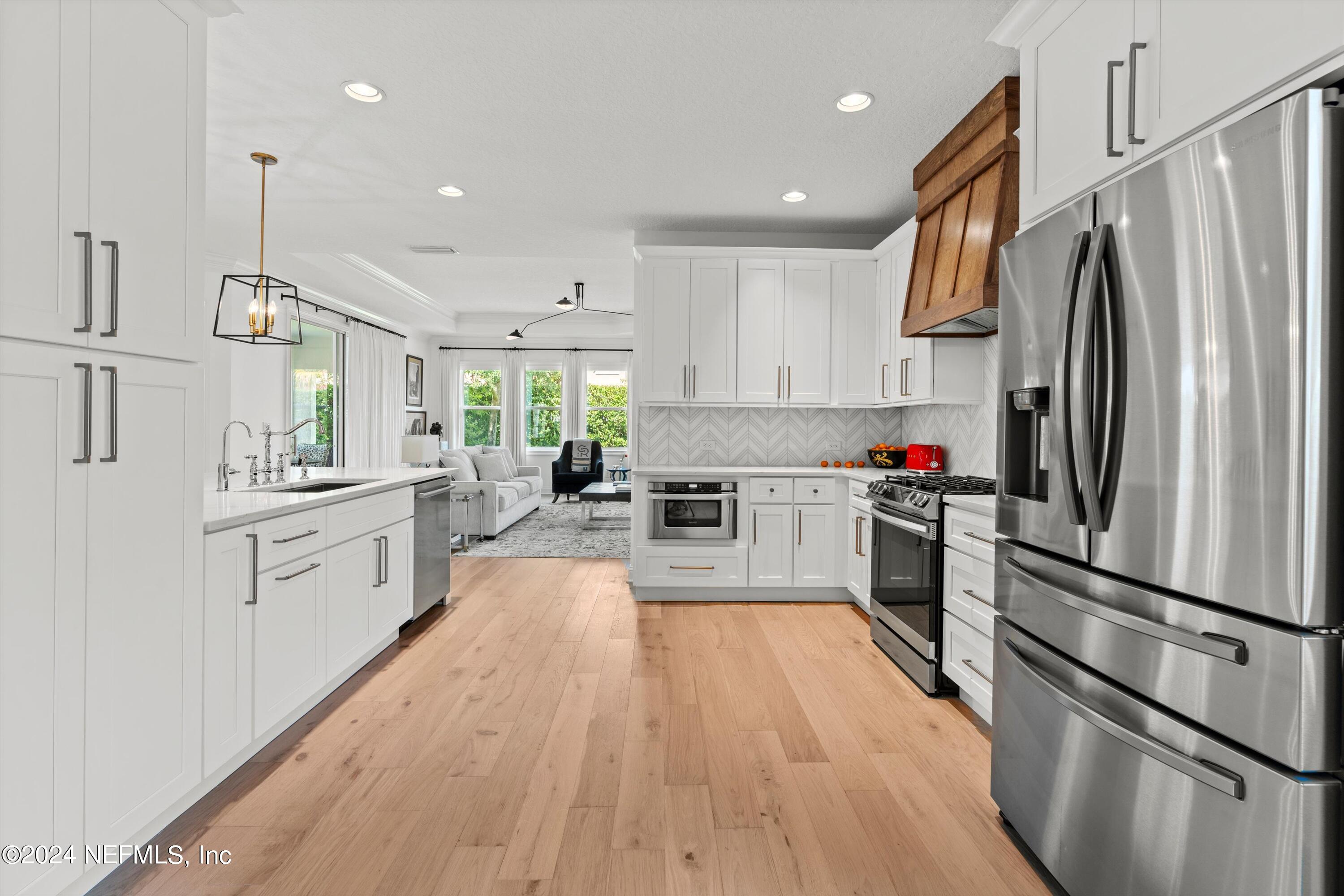 3842 VALVERDE Circle