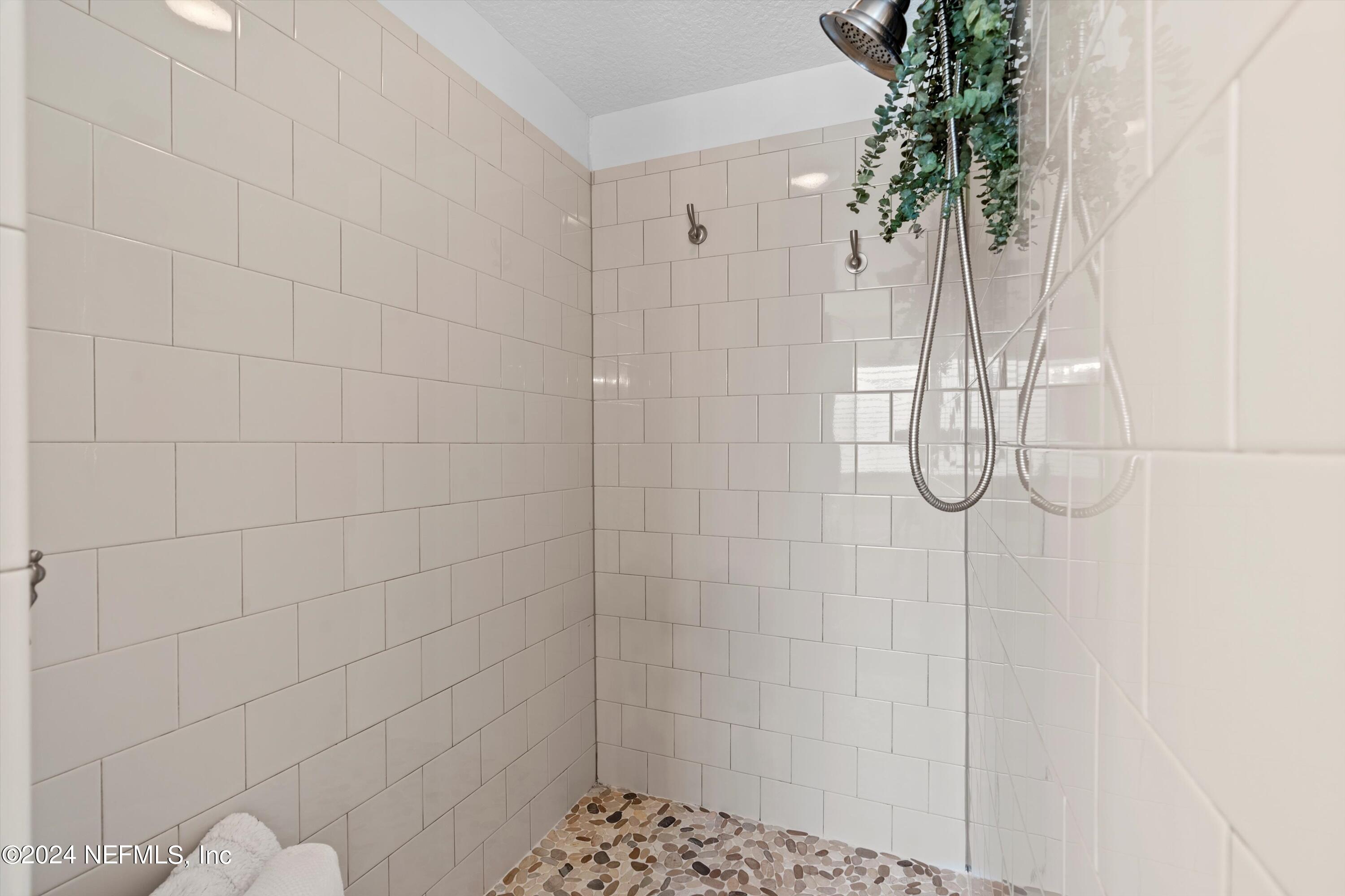 3842 VALVERDE Circle