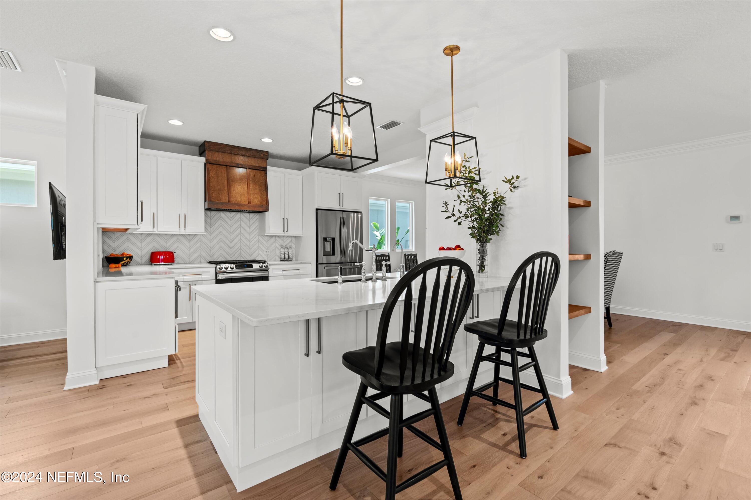 3842 VALVERDE Circle