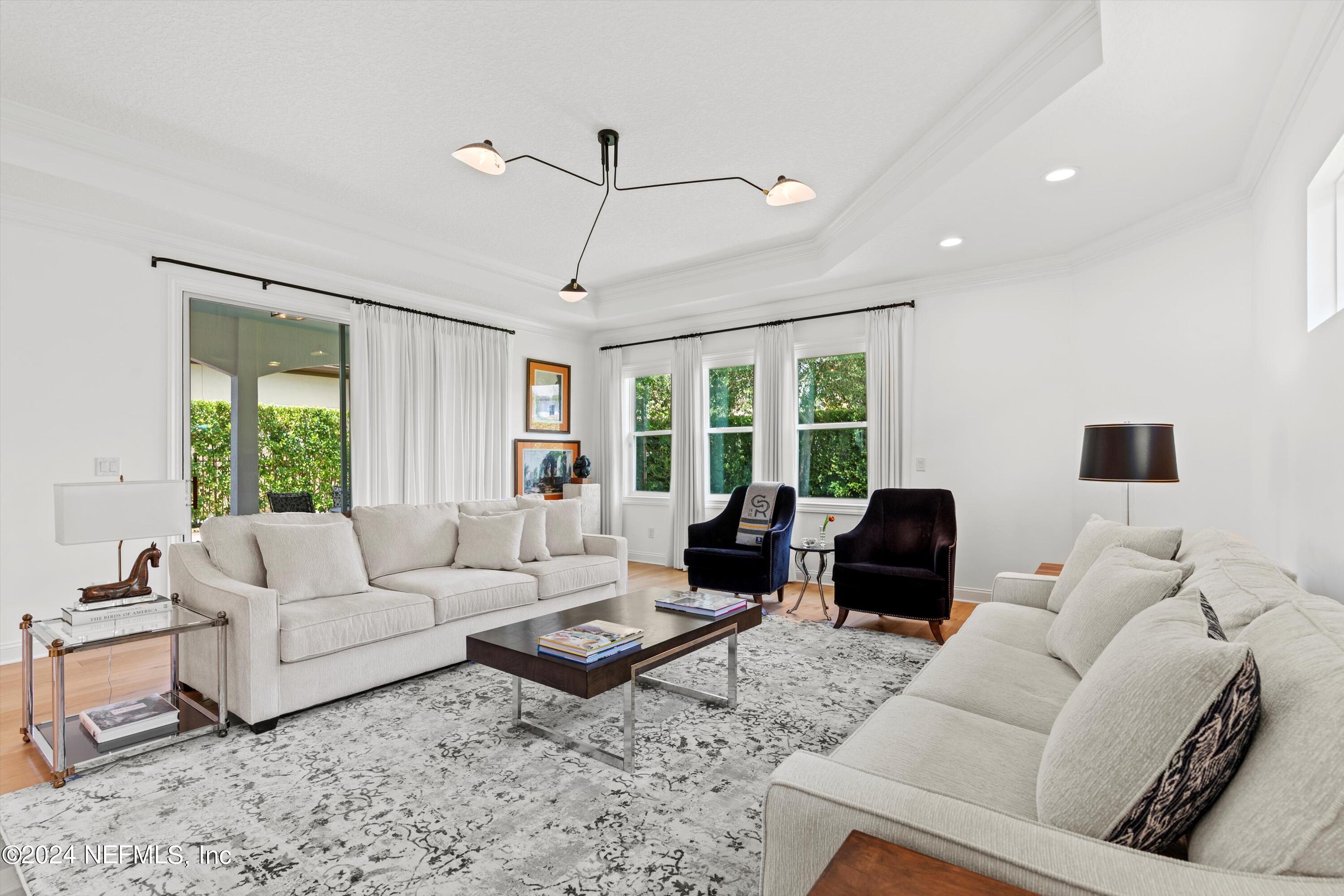 3842 VALVERDE Circle