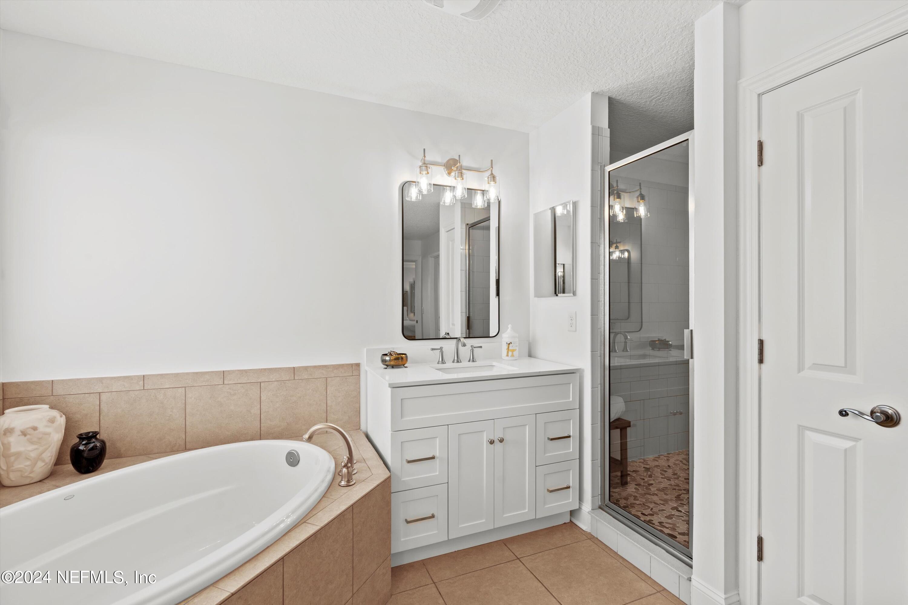 3842 VALVERDE Circle