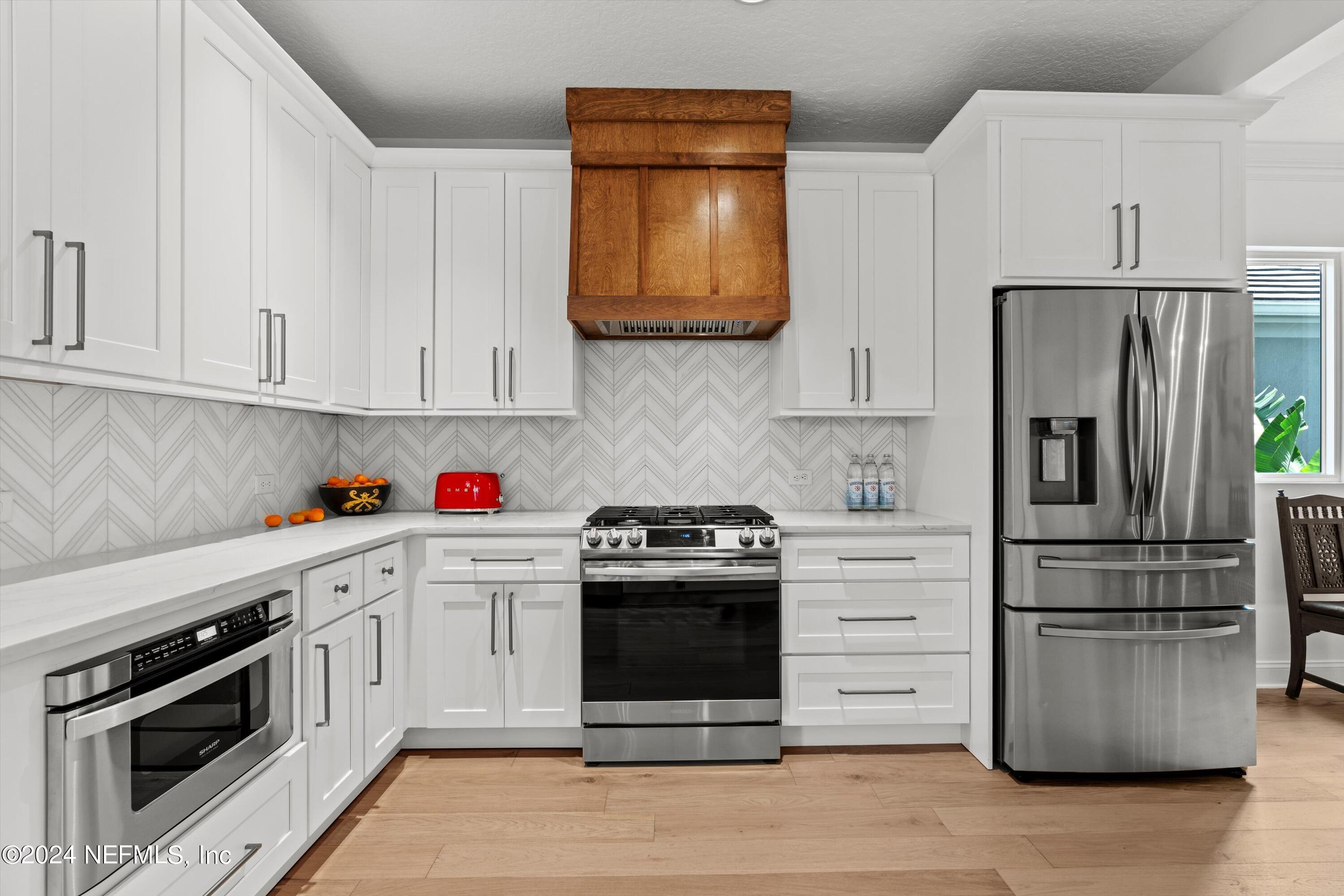 3842 VALVERDE Circle