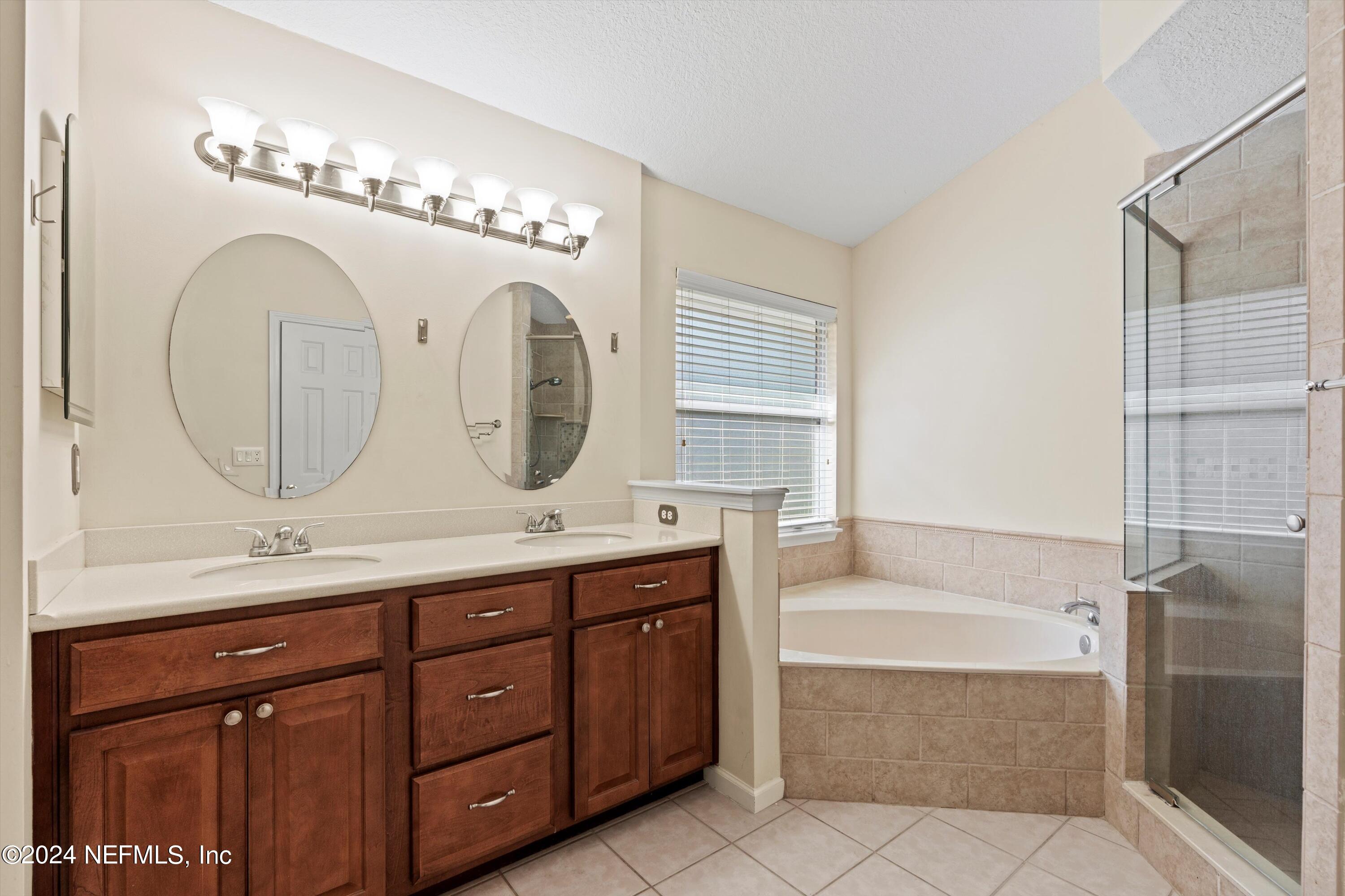 4093 LONICERA Loop