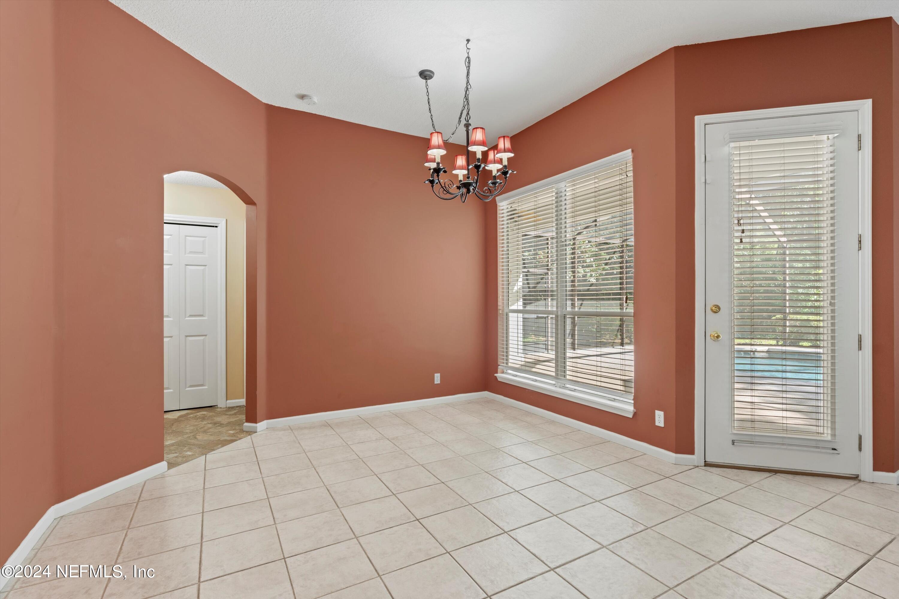 4093 LONICERA Loop