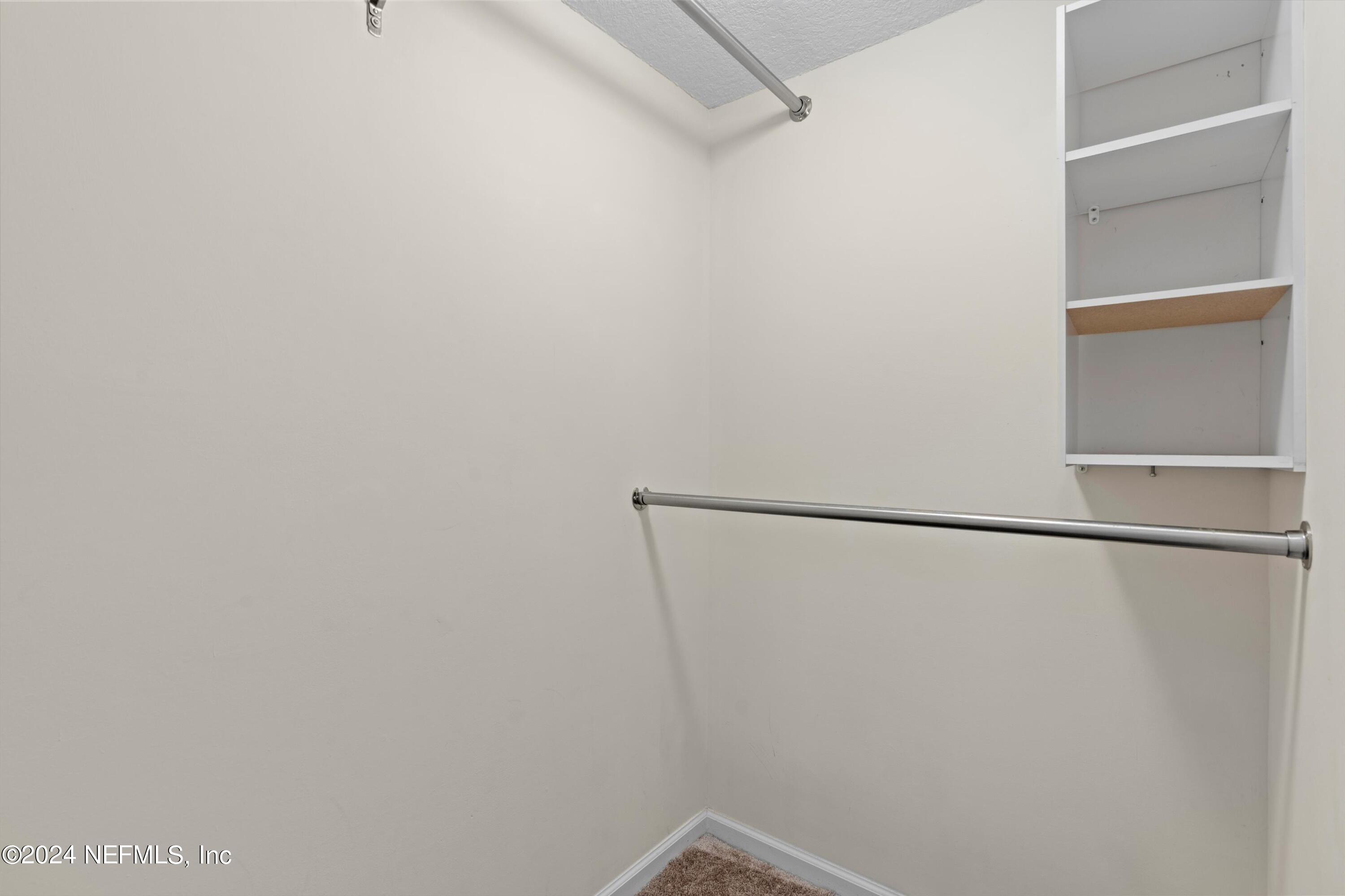 4093 LONICERA Loop
