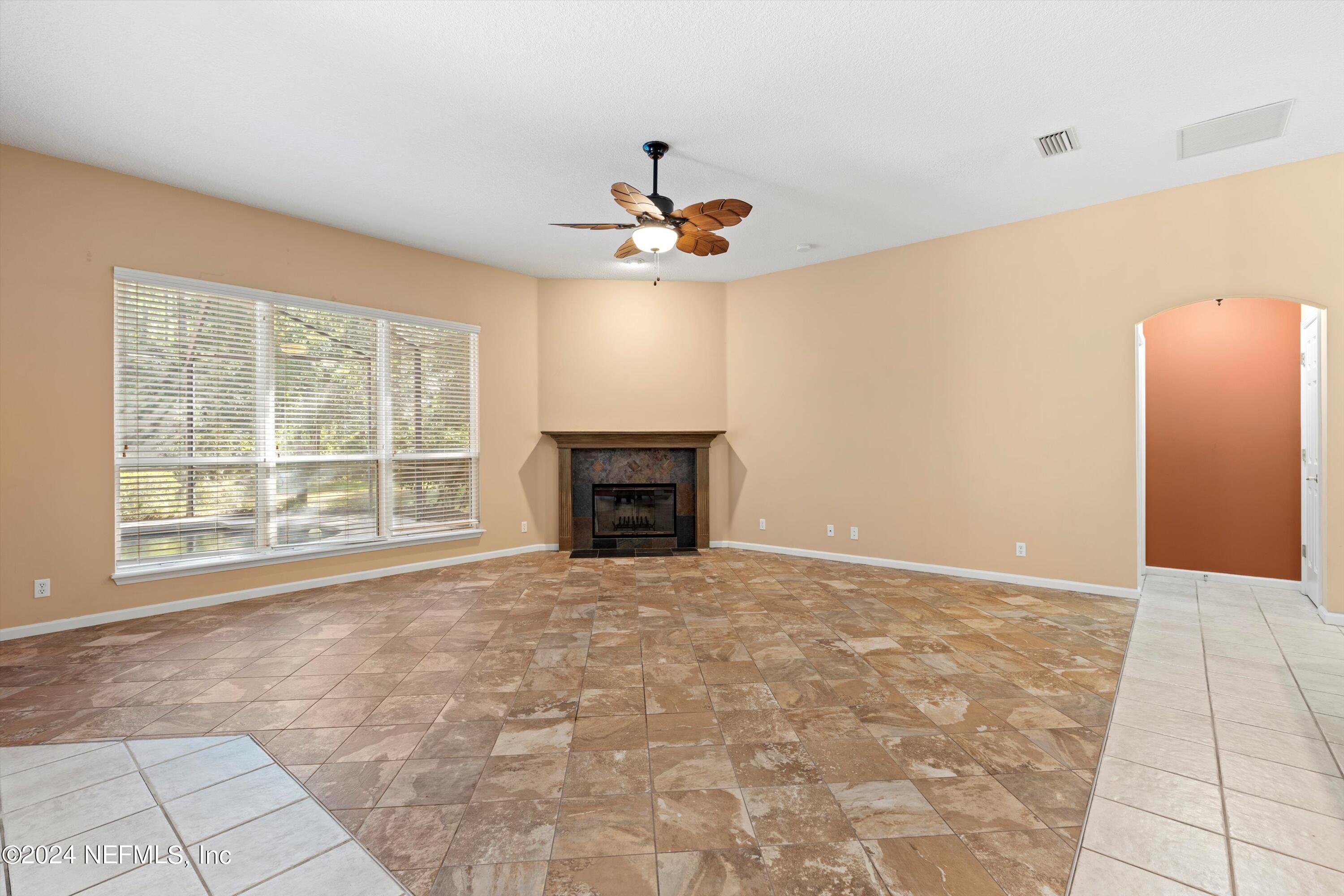 4093 LONICERA Loop