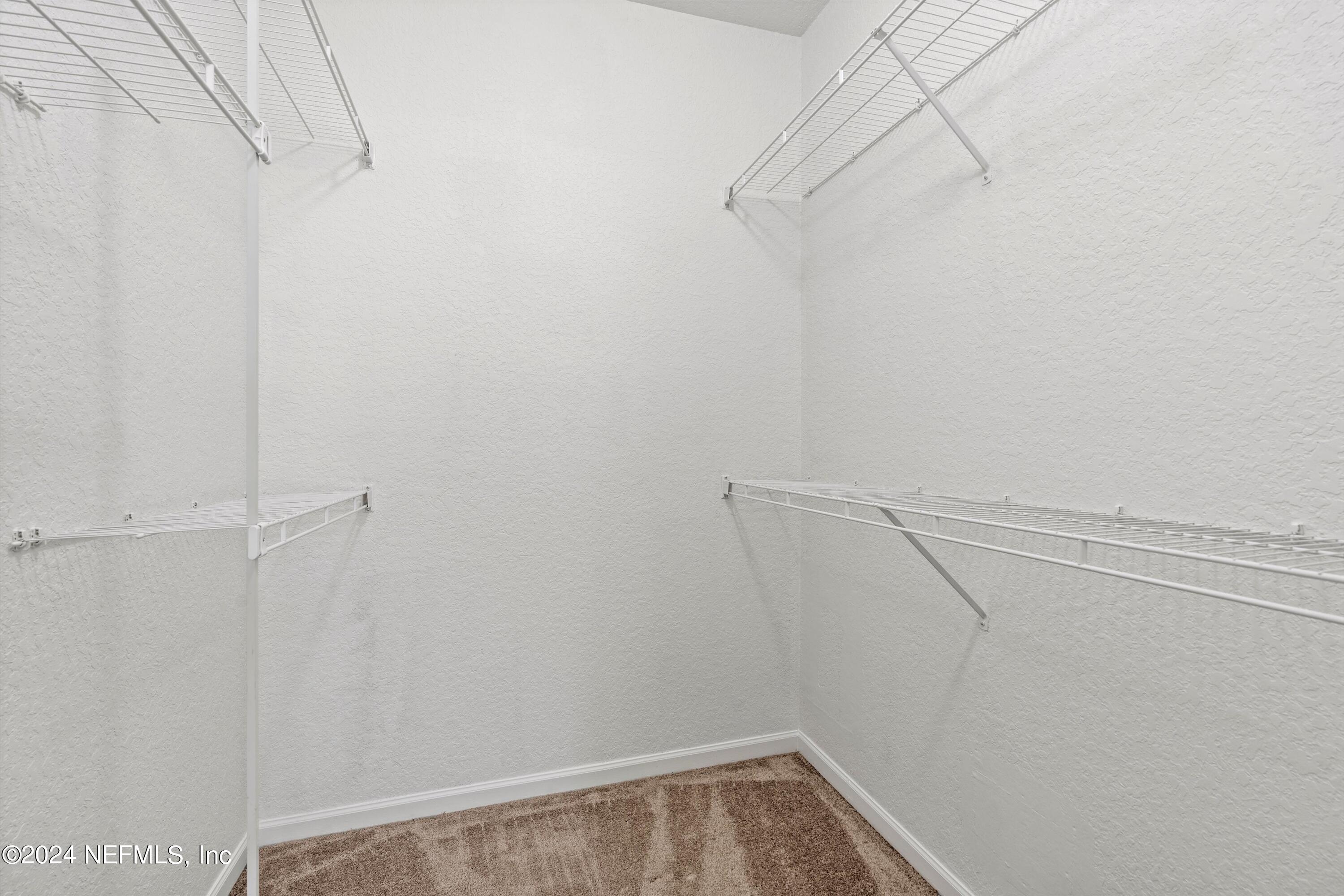 8539 GATE Parkway W, 111