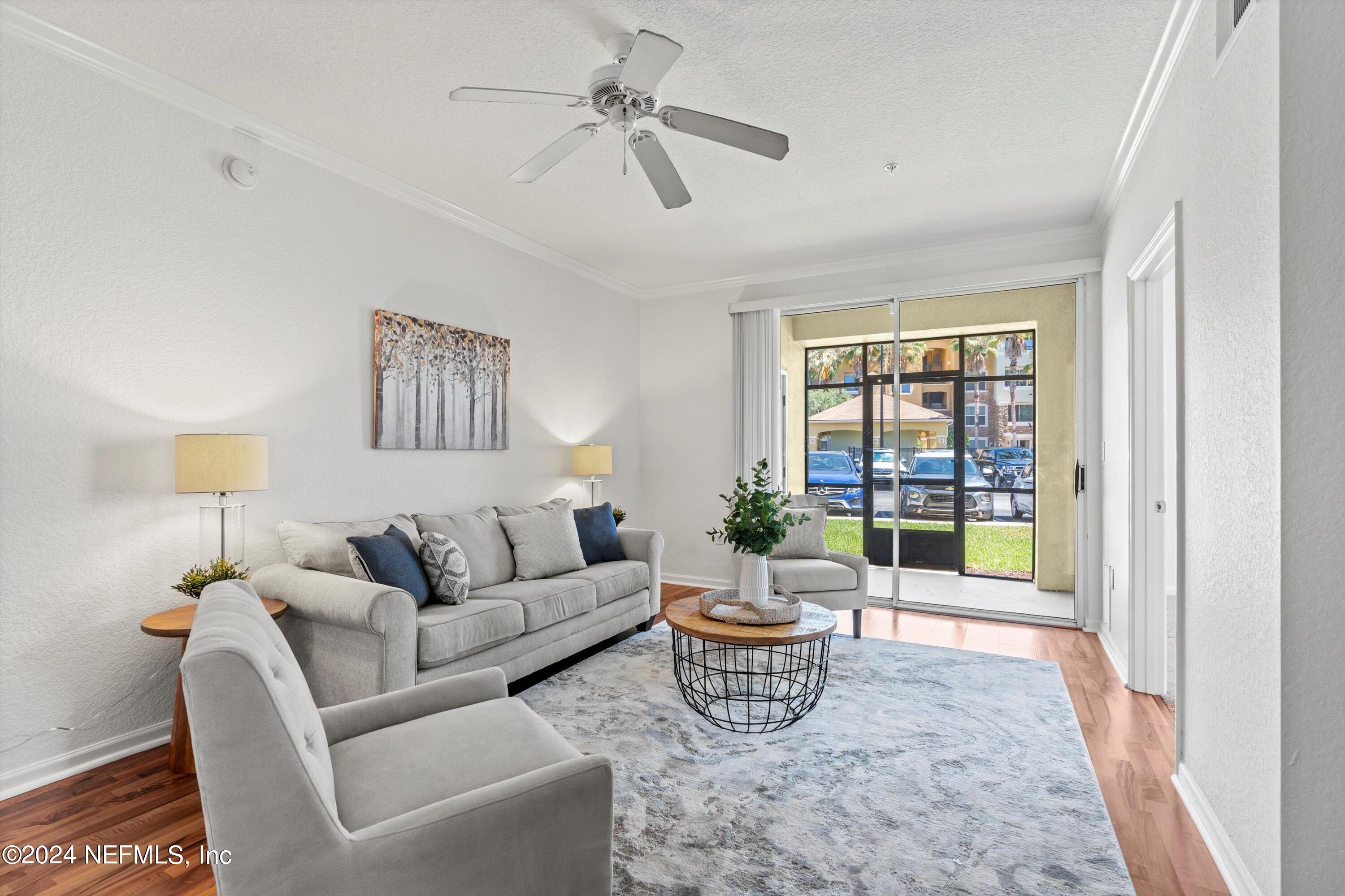 8539 GATE Parkway W, 111